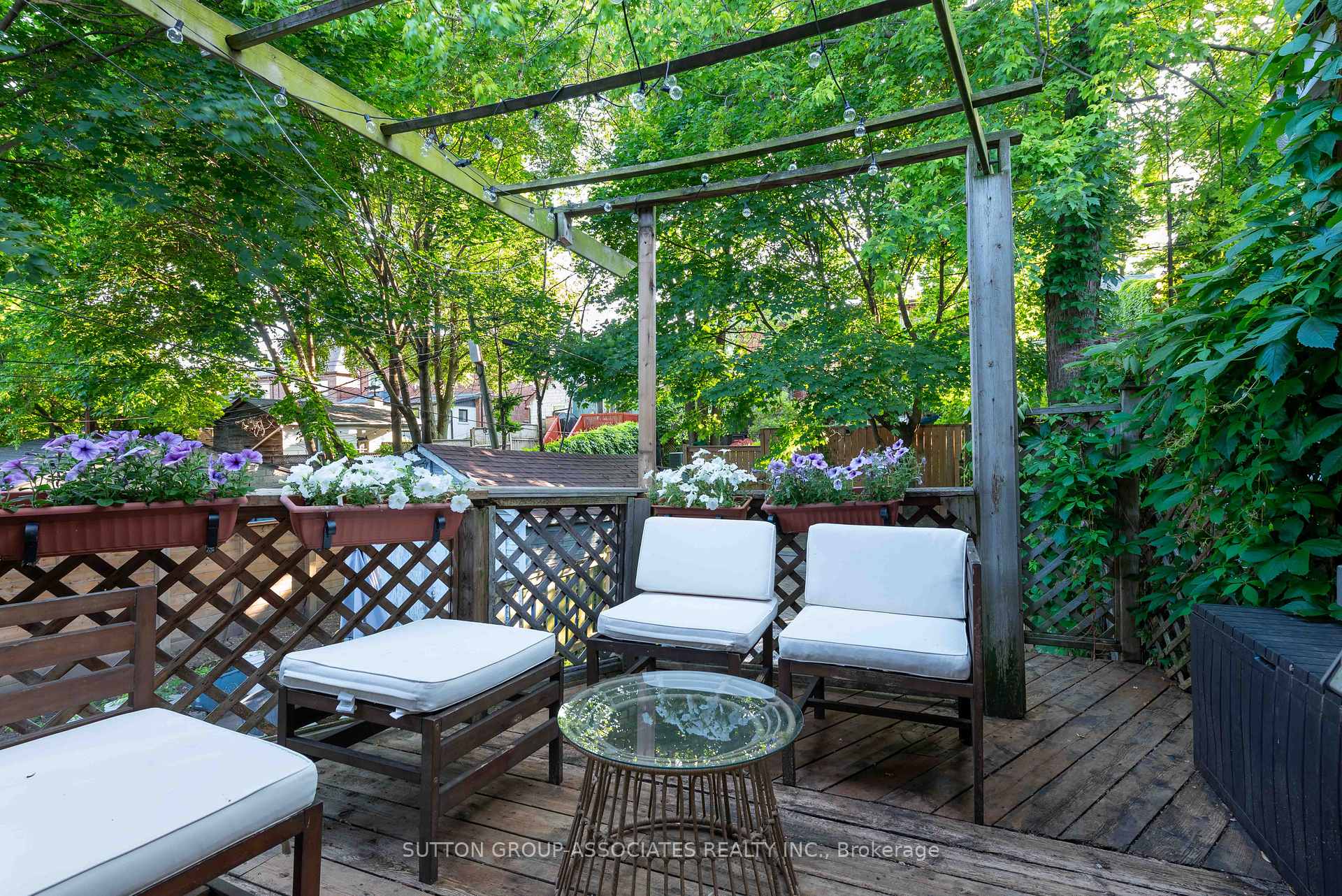 Photo 13 of 110 Roseneath Gardens, Toronto, Oakwood Village — HOMEH