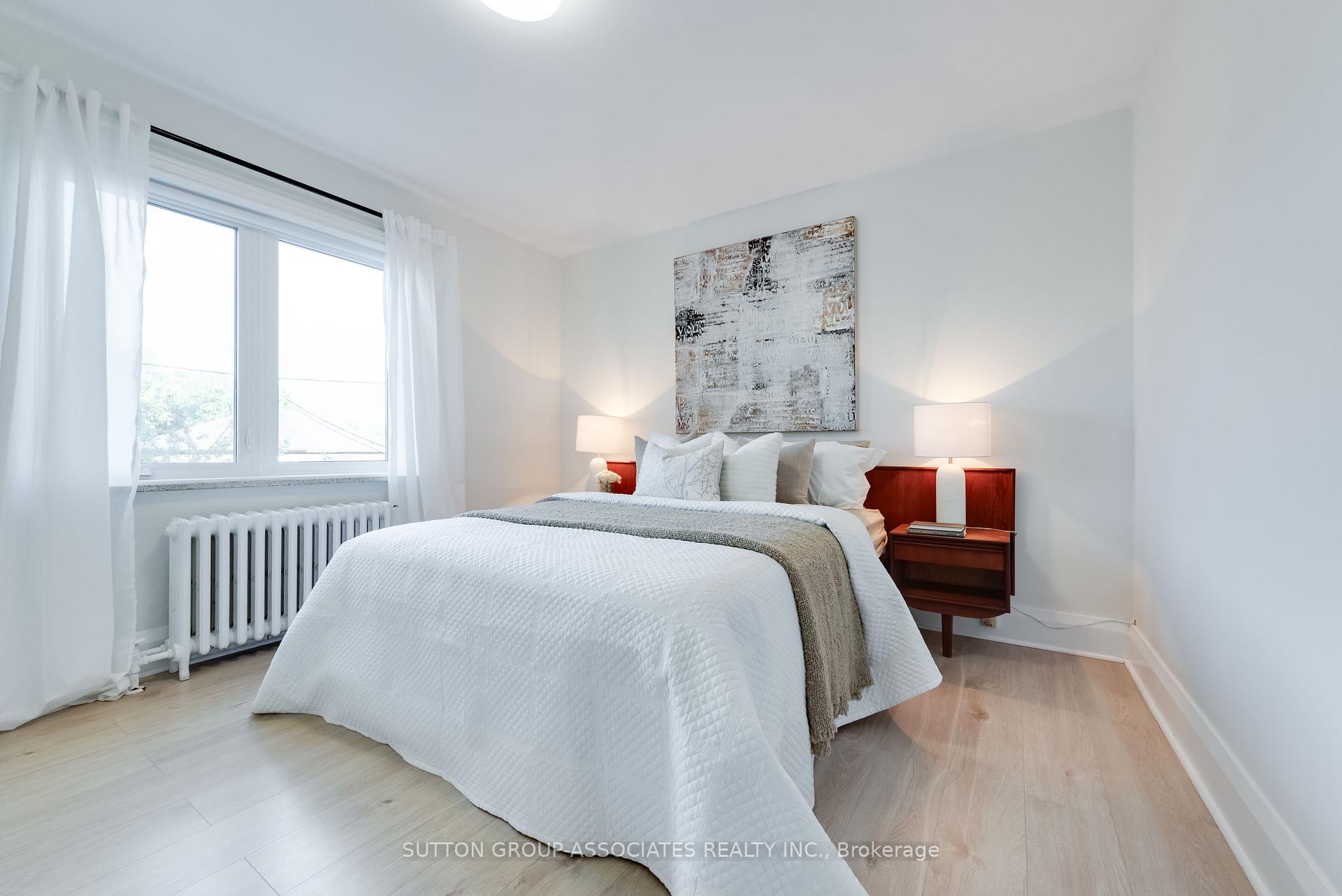 Photo 14 of 110 Roseneath Gardens, Toronto, Oakwood Village — HOMEH