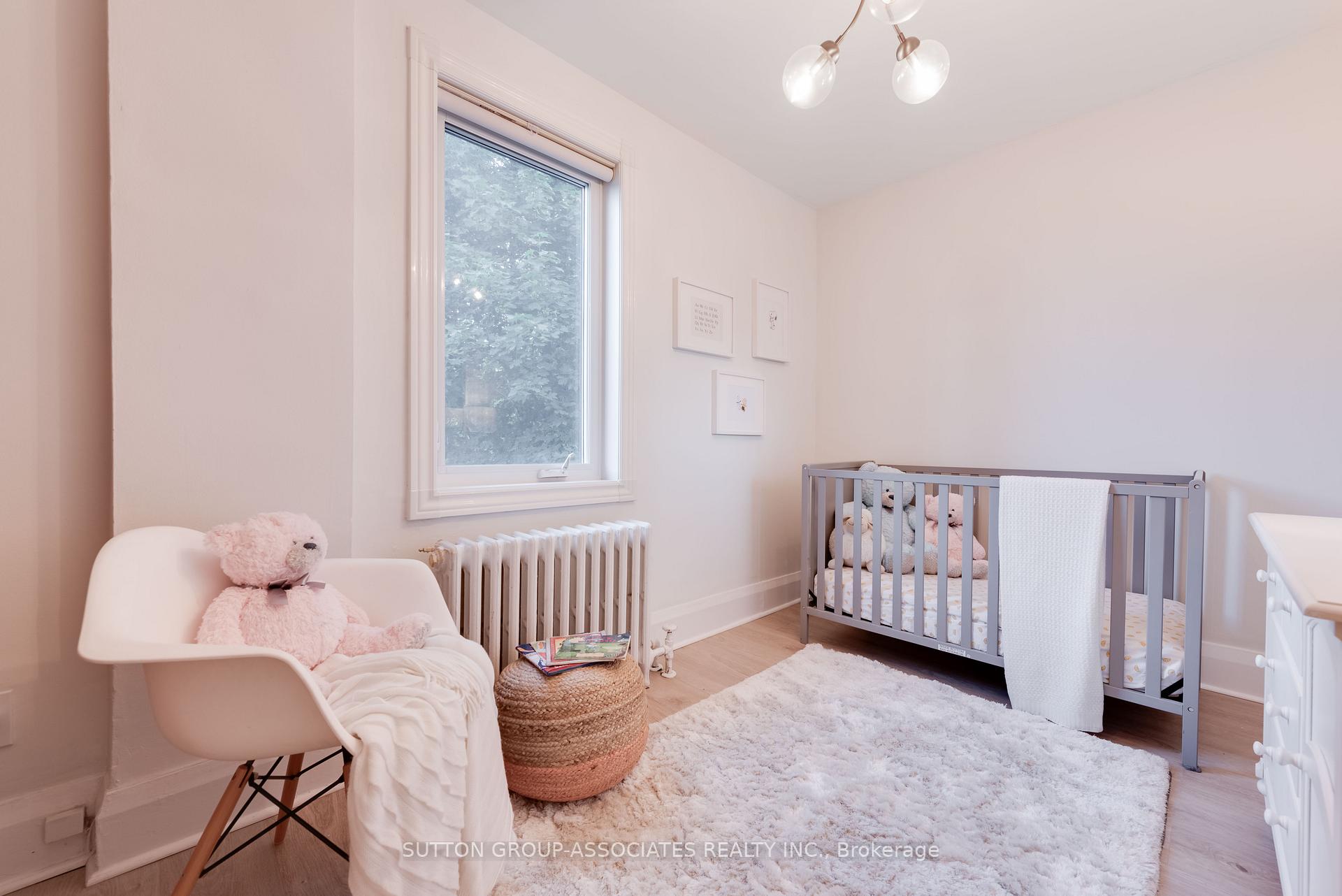 Photo 17 of 110 Roseneath Gardens, Toronto, Oakwood Village — HOMEH