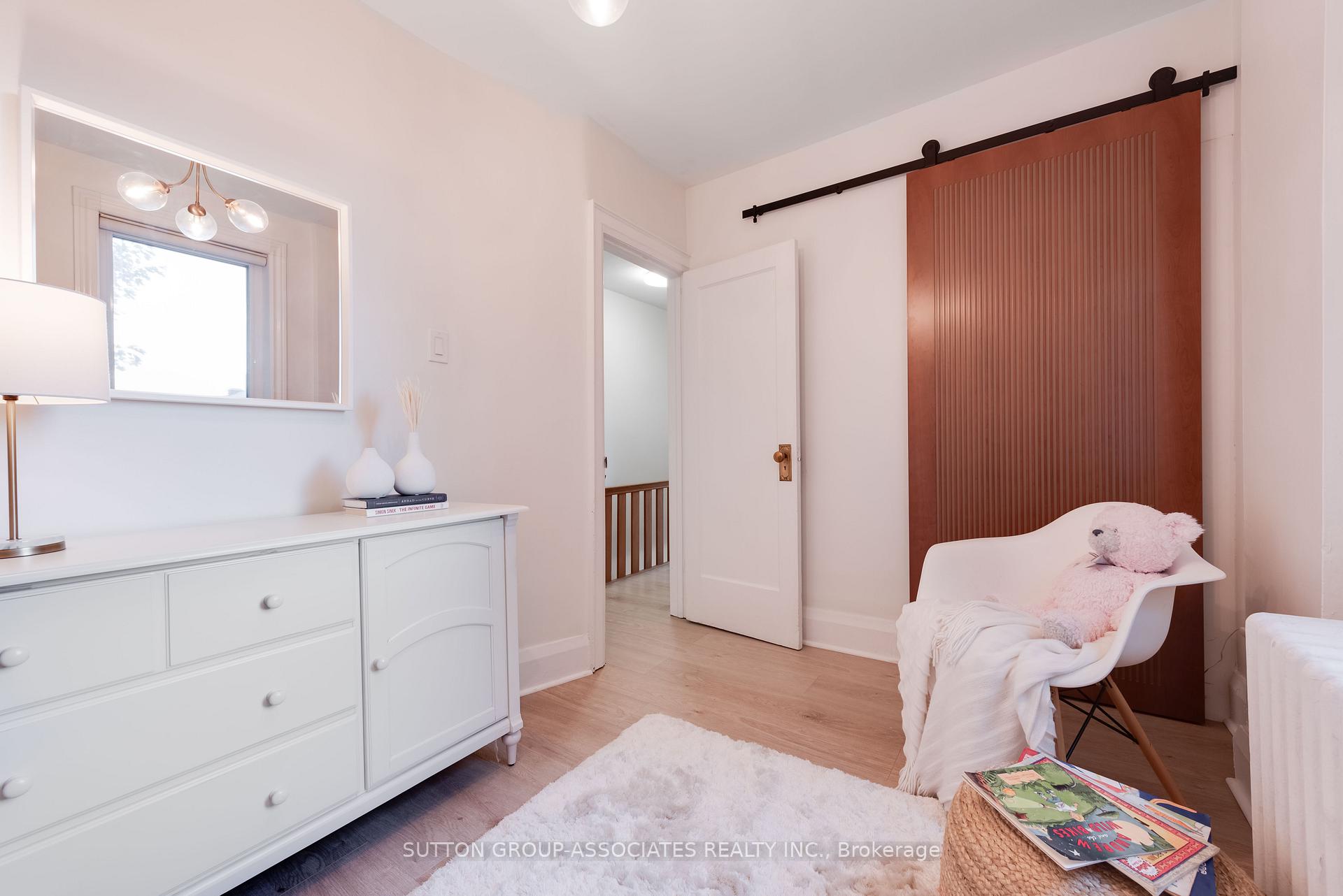 Photo 19 of 110 Roseneath Gardens, Toronto, Oakwood Village — HOMEH