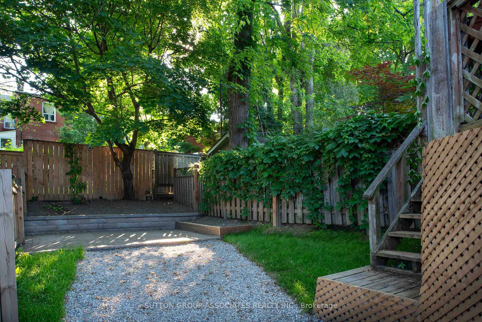 Photo 25 of 110 Roseneath Gardens, Toronto, Oakwood Village — HOMEH