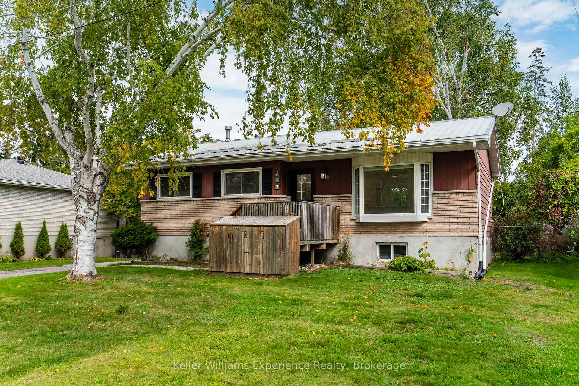 Photo 2 of 739 Ninth Avenue, Tay, Port McNicoll — HOMEH
