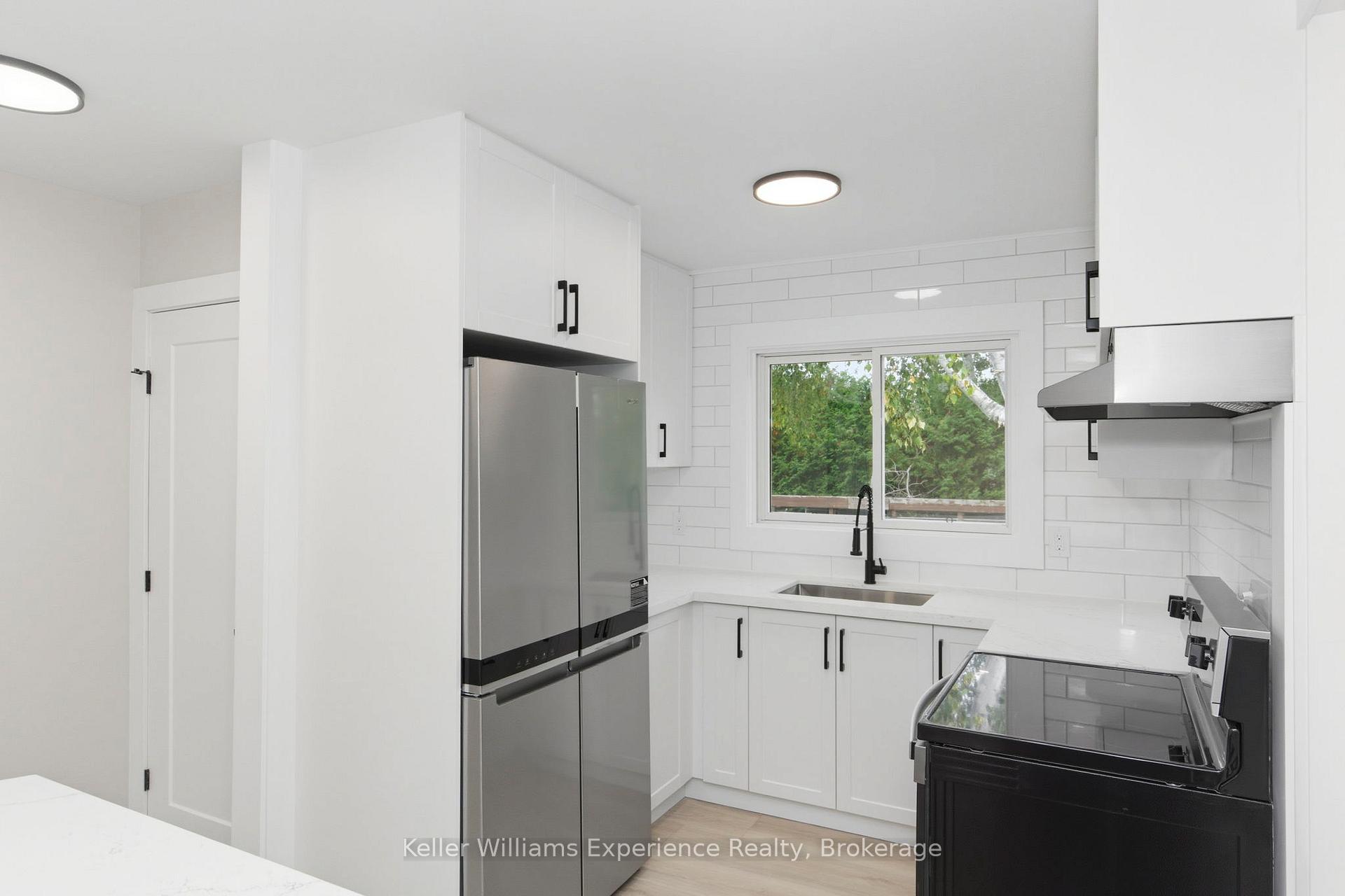 Photo 7 of 739 Ninth Avenue, Tay, Port McNicoll — HOMEH