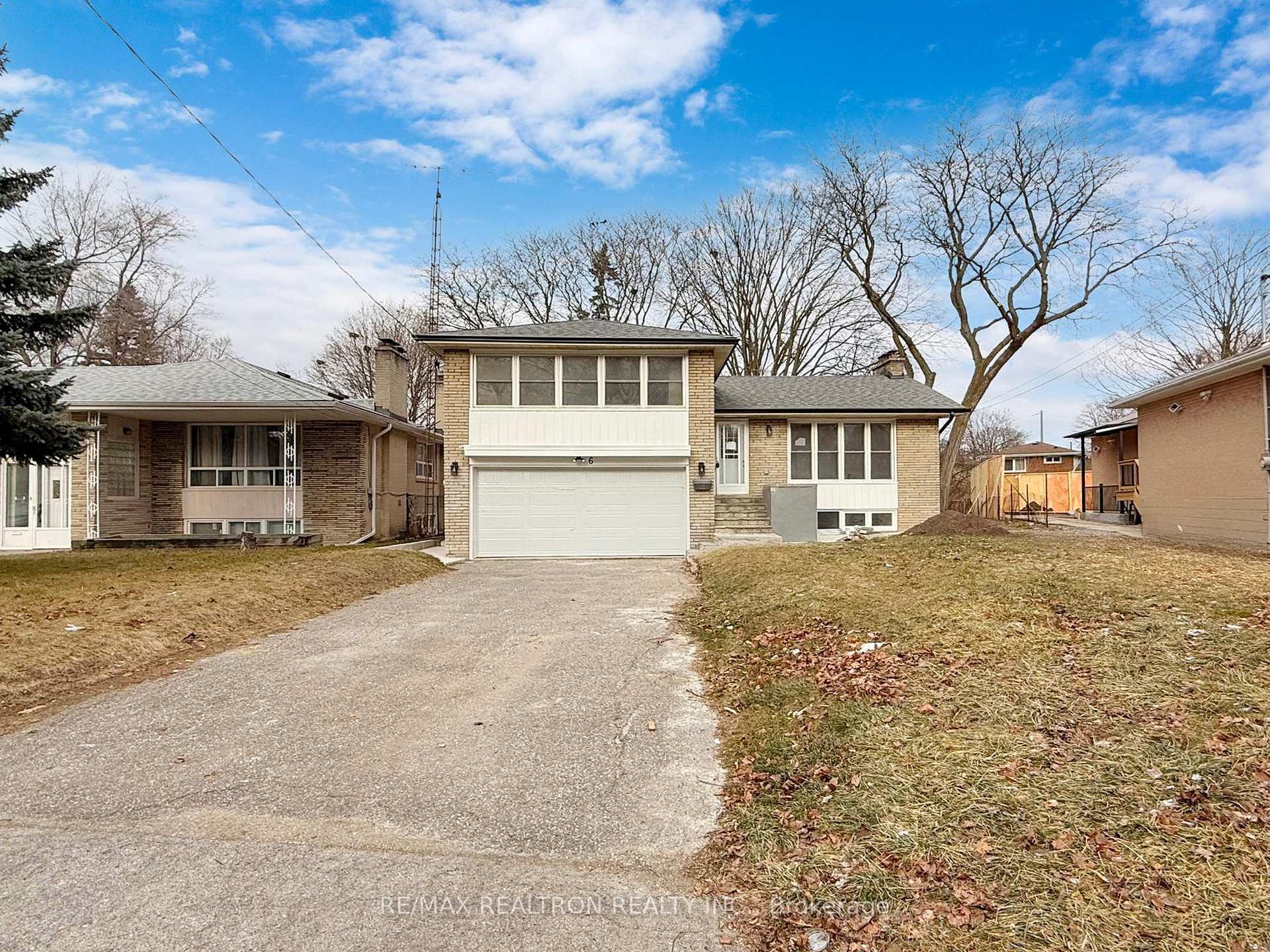 Front of 6 Deering Crescent