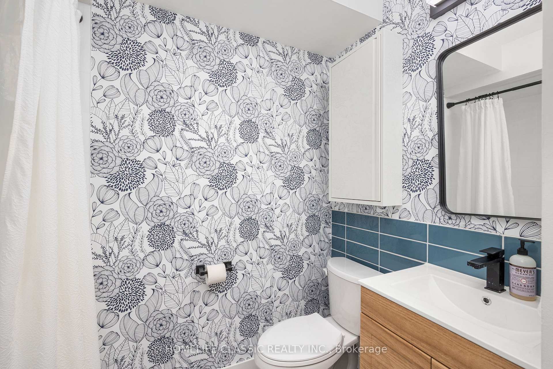 Photo 16 of 1508 Queen Street E, Toronto, Greenwood-Coxwell — HOMEH