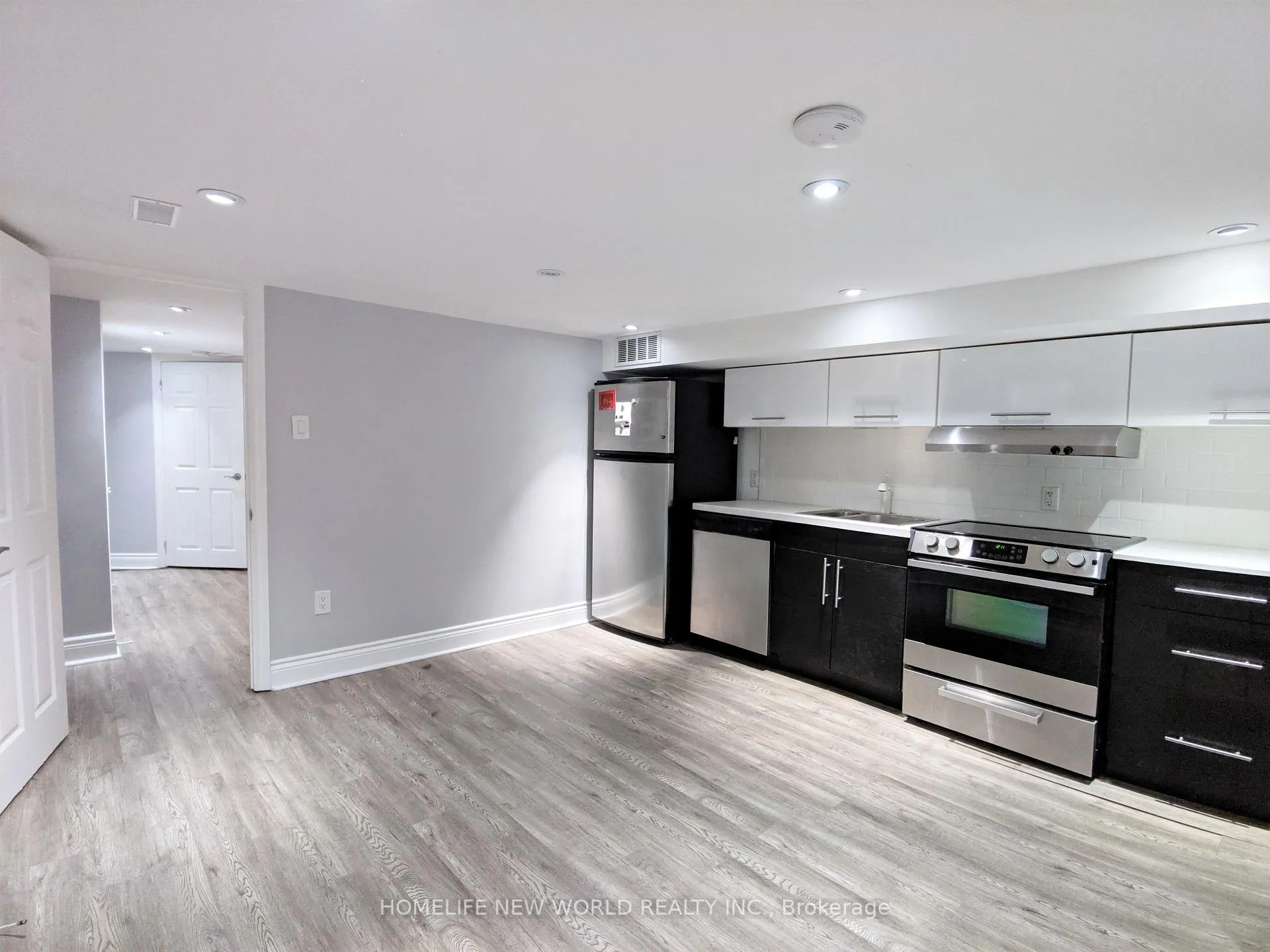 Photo 3 of Unit Bsmt, 252 Greenwood Avenue, Toronto, Greenwood-Coxwell — HOMEH