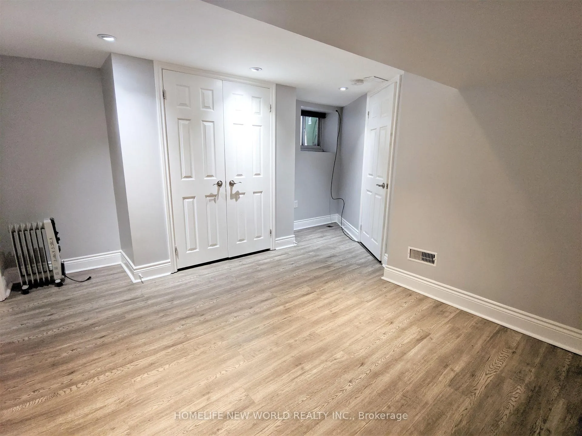 Photo 6 of Unit Bsmt, 252 Greenwood Avenue, Toronto, Greenwood-Coxwell — HOMEH