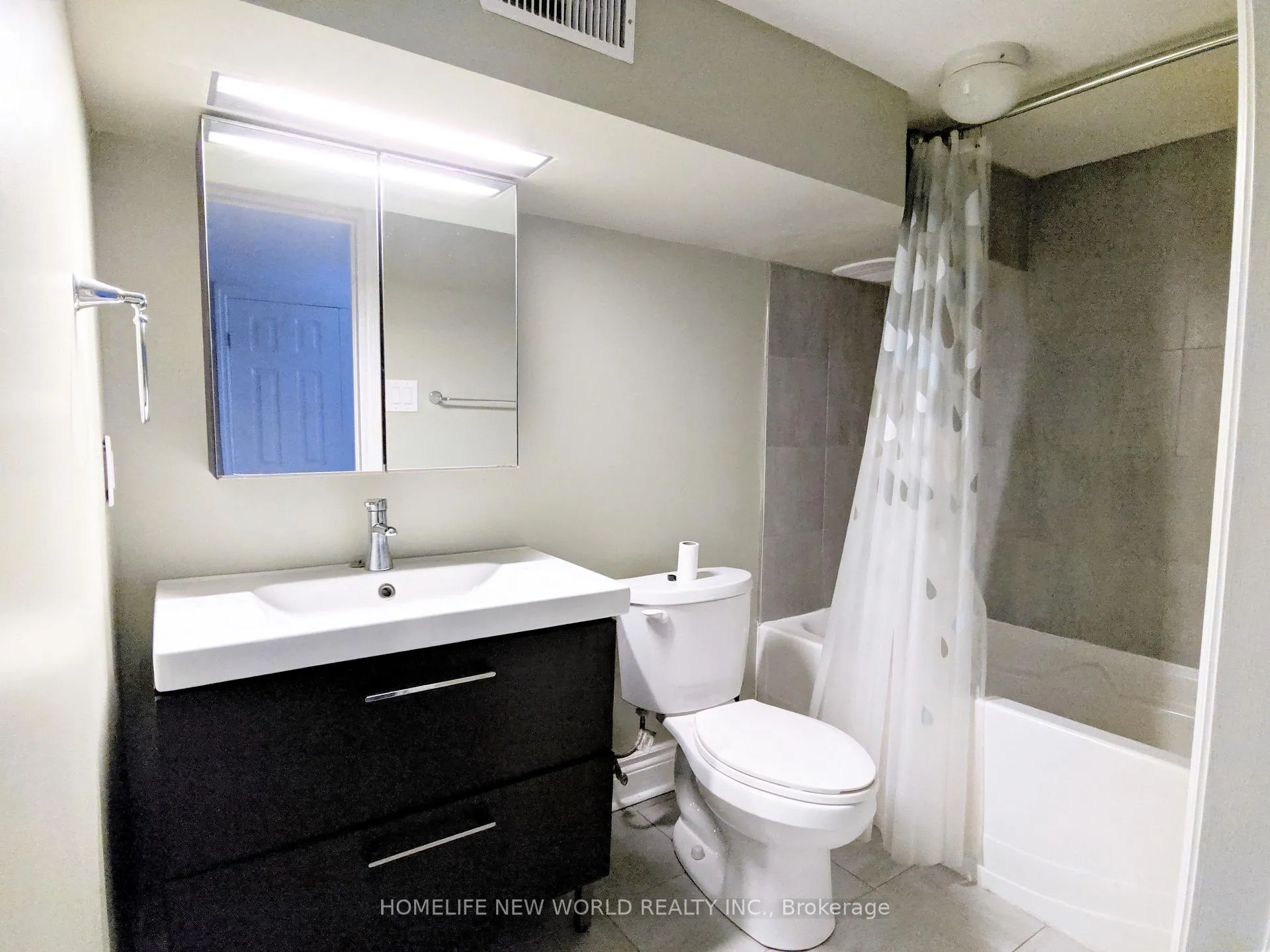 Photo 7 of Unit Bsmt, 252 Greenwood Avenue, Toronto, Greenwood-Coxwell — HOMEH