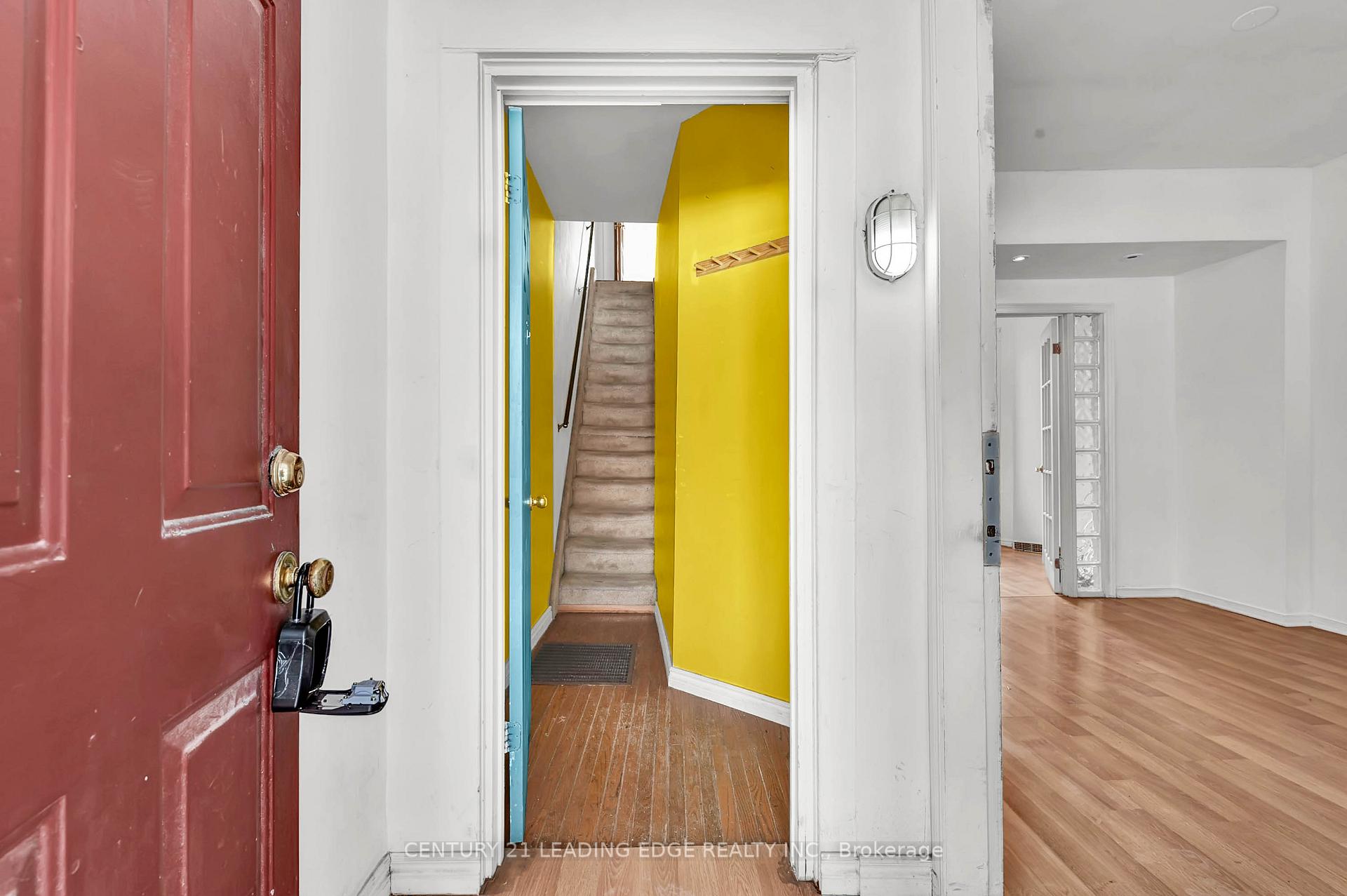 Photo 3 of 7 Hunter Street, Toronto, Blake-Jones — HOMEH