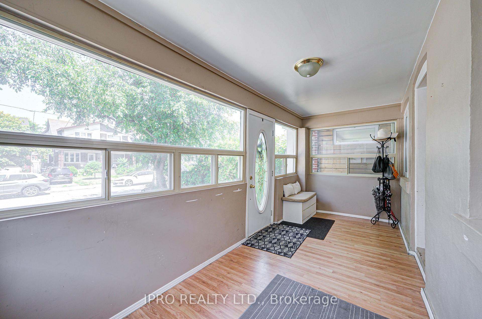 Photo 3 of 287 Queensdale Avenue, Toronto, Danforth Village-East York — HOMEH