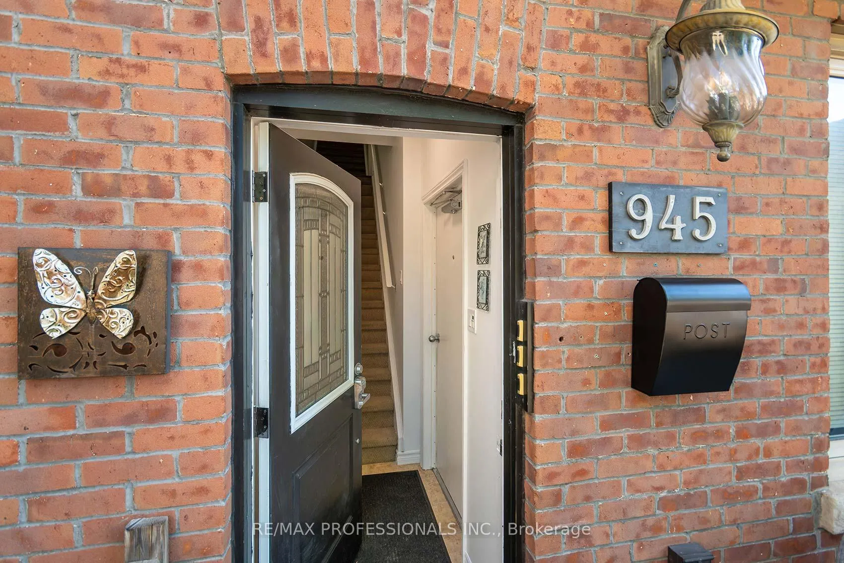Photo 3 of 945 Logan Avenue, Toronto, Playter Estates-Danforth — HOMEH