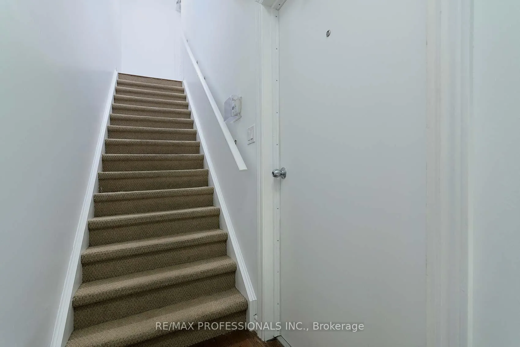 Photo 10 of 945 Logan Avenue, Toronto, Playter Estates-Danforth — HOMEH