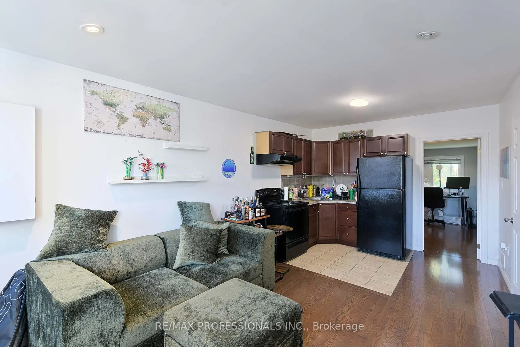 Photo 18 of 945 Logan Avenue, Toronto, Playter Estates-Danforth — HOMEH