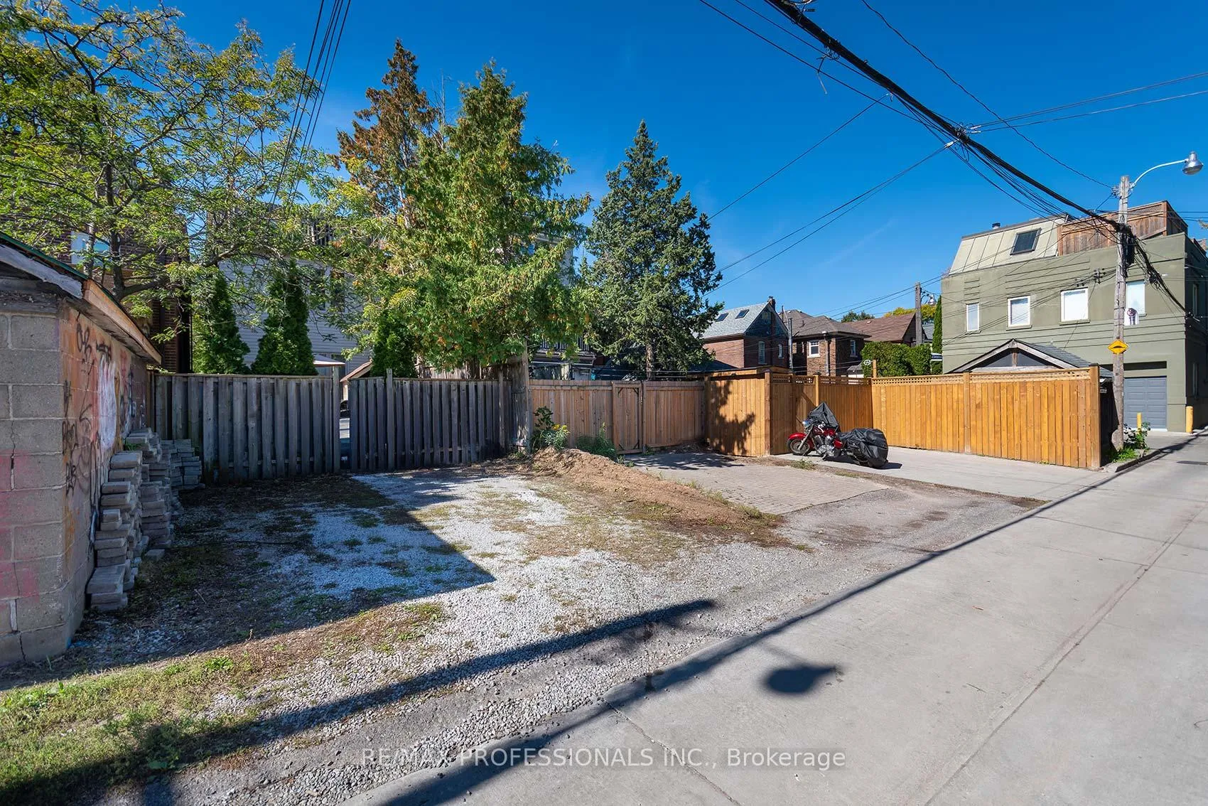 Photo 37 of 945 Logan Avenue, Toronto, Playter Estates-Danforth — HOMEH