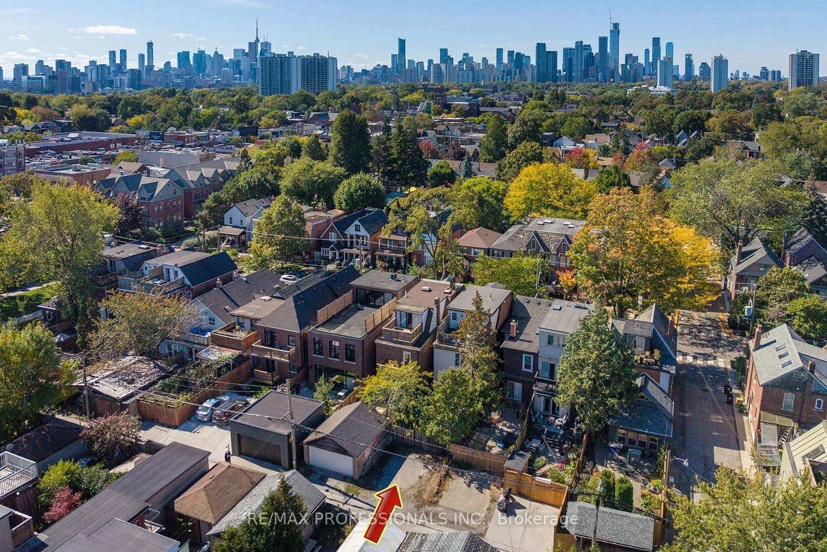 Photo 38 of 945 Logan Avenue, Toronto, Playter Estates-Danforth — HOMEH
