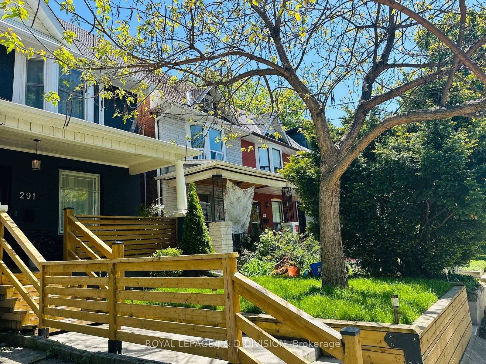 Photo 3 of 291 Highfield Road, Toronto, Greenwood-Coxwell — HOMEH