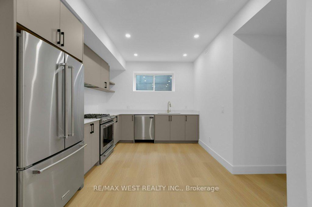 Photo 5 of Unit D, 661 Winona Drive, Toronto, Oakwood Village — HOMEH