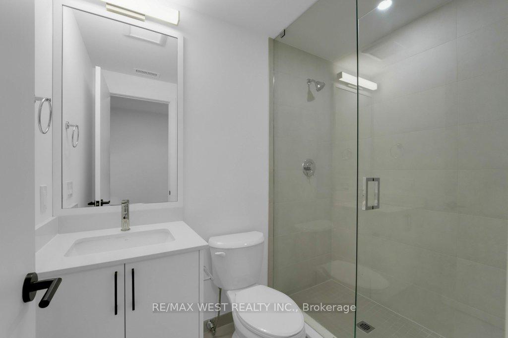 Photo 13 of Unit D, 661 Winona Drive, Toronto, Oakwood Village — HOMEH