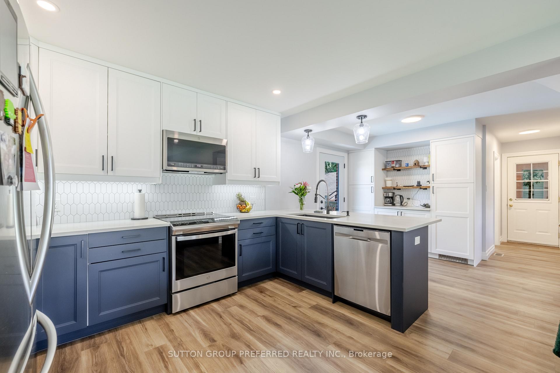 Photo 11 of 1678 Richmond Street, Thames Centre, Dorchester — HOMEH