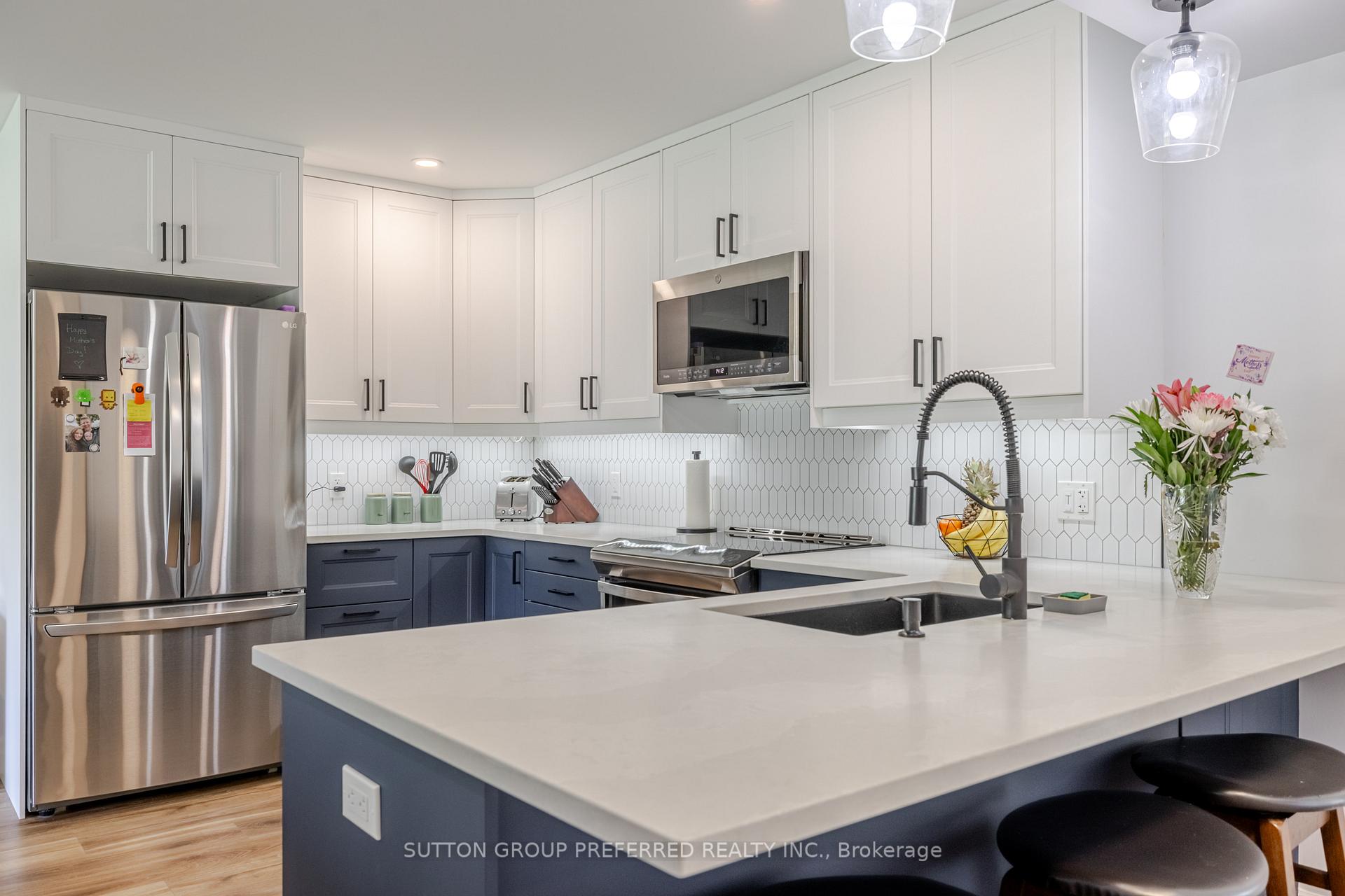 Photo 12 of 1678 Richmond Street, Thames Centre, Dorchester — HOMEH