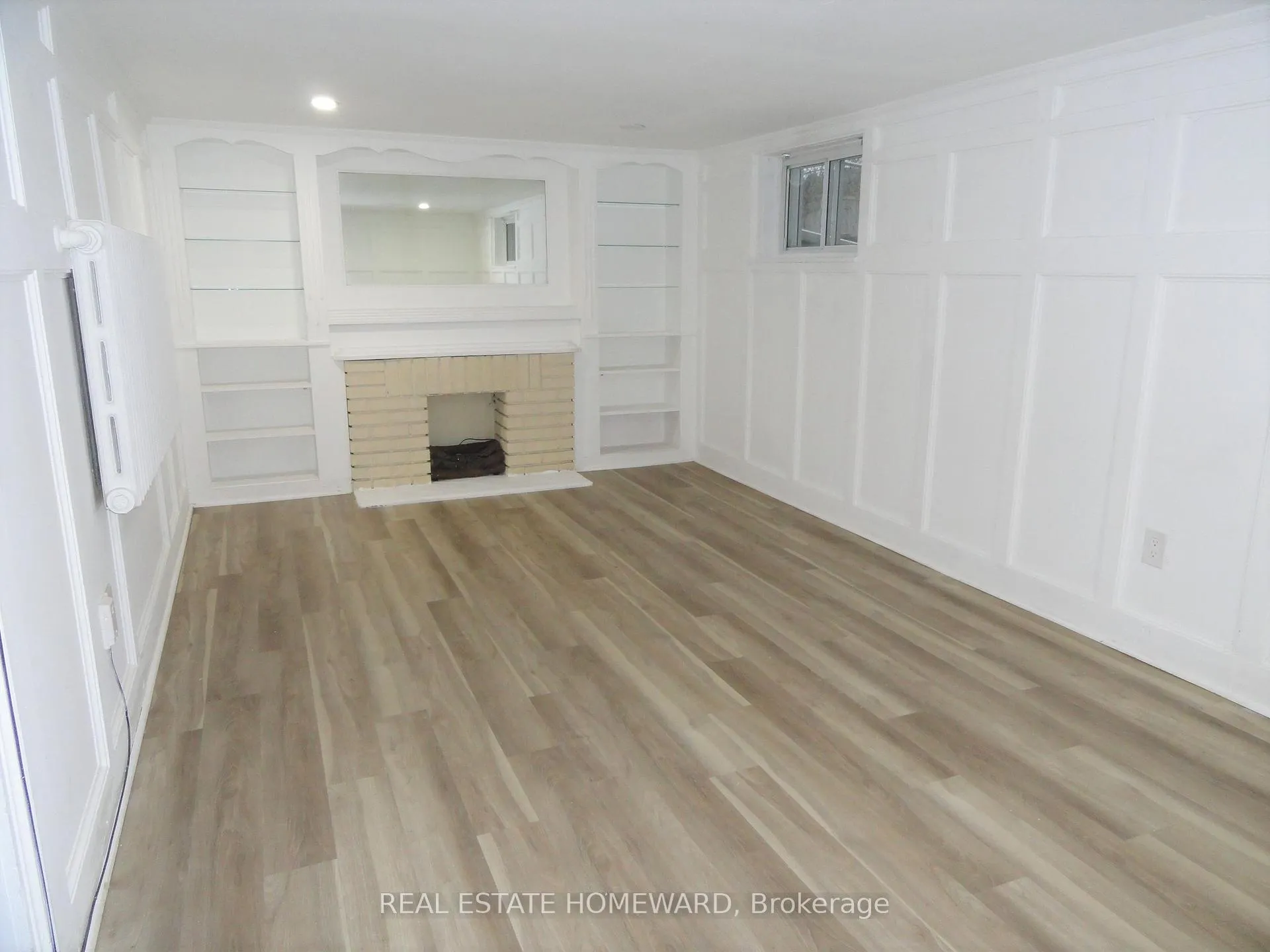 Photo 3 of Unit (lower level), 328 Linsmore Crescent, Toronto, East York — HOMEH