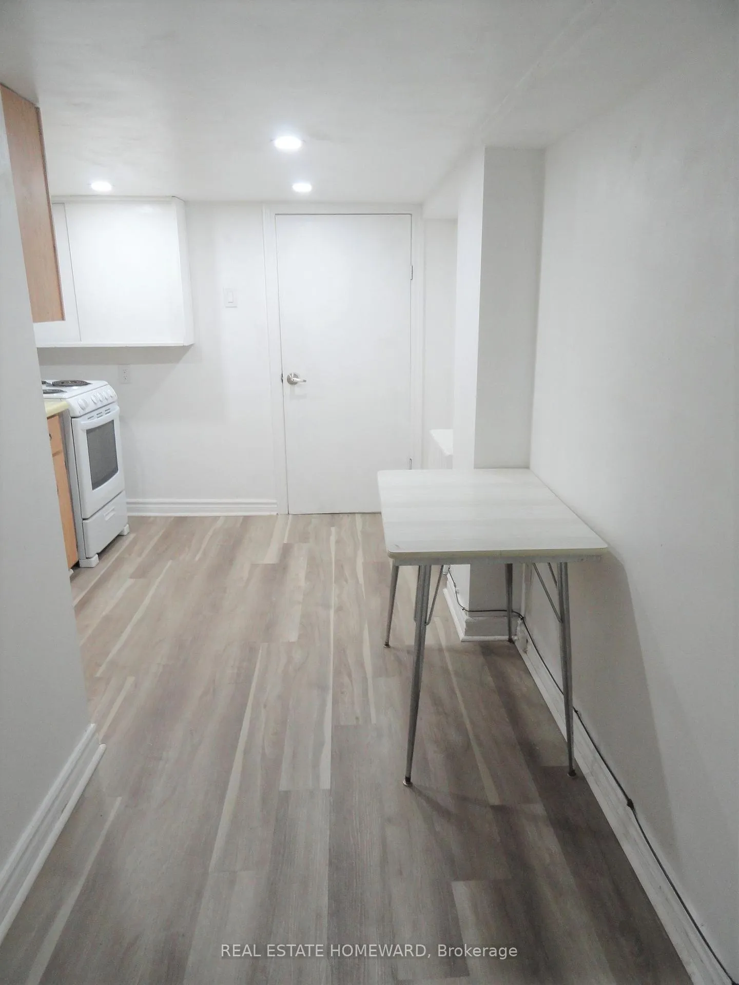 Photo 12 of Unit (lower level), 328 Linsmore Crescent, Toronto, East York — HOMEH