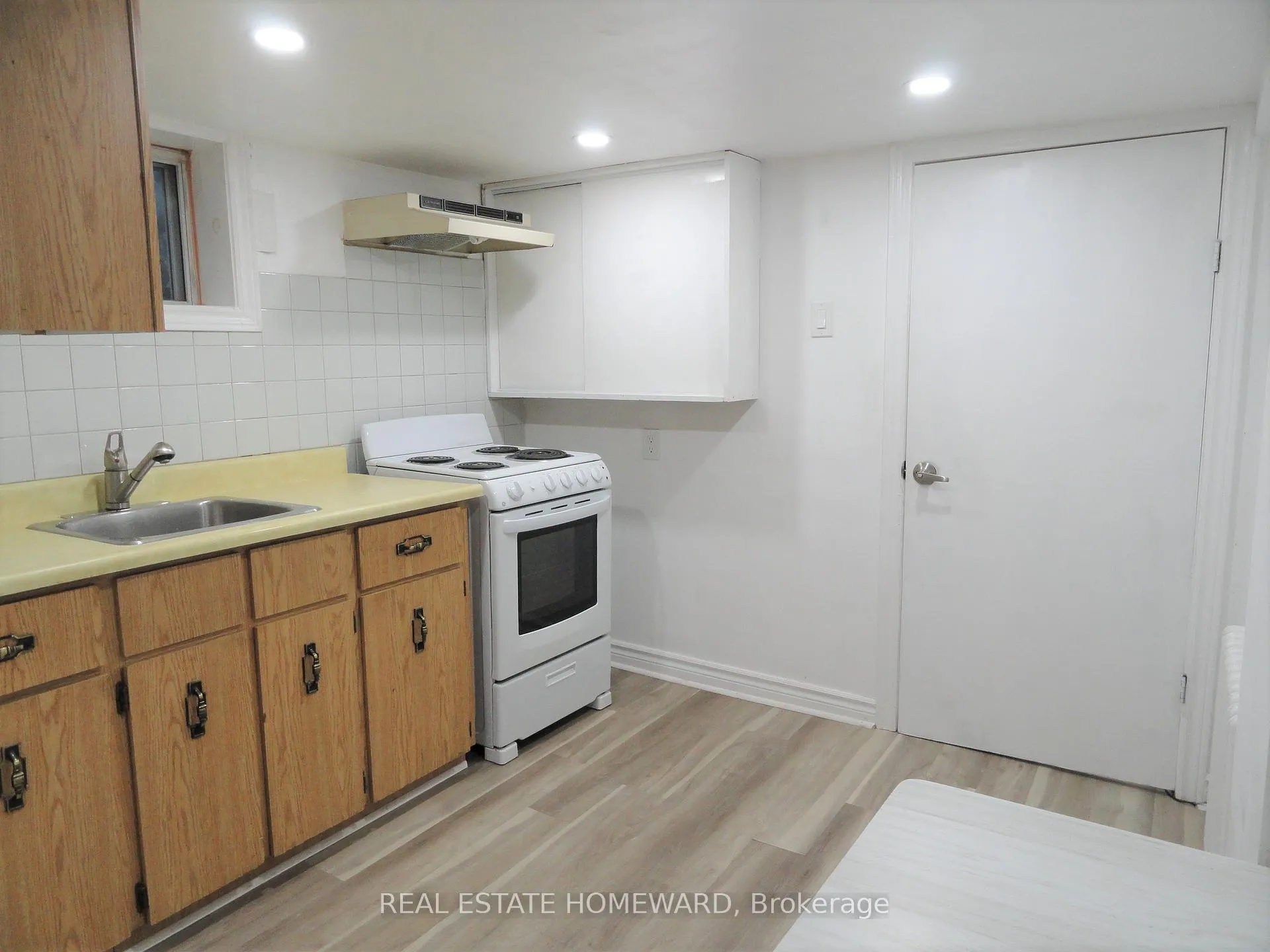 Photo 13 of Unit (lower level), 328 Linsmore Crescent, Toronto, East York — HOMEH