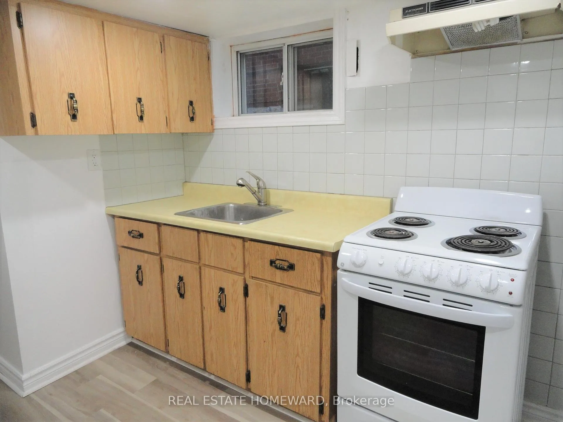 Photo 14 of Unit (lower level), 328 Linsmore Crescent, Toronto, East York — HOMEH
