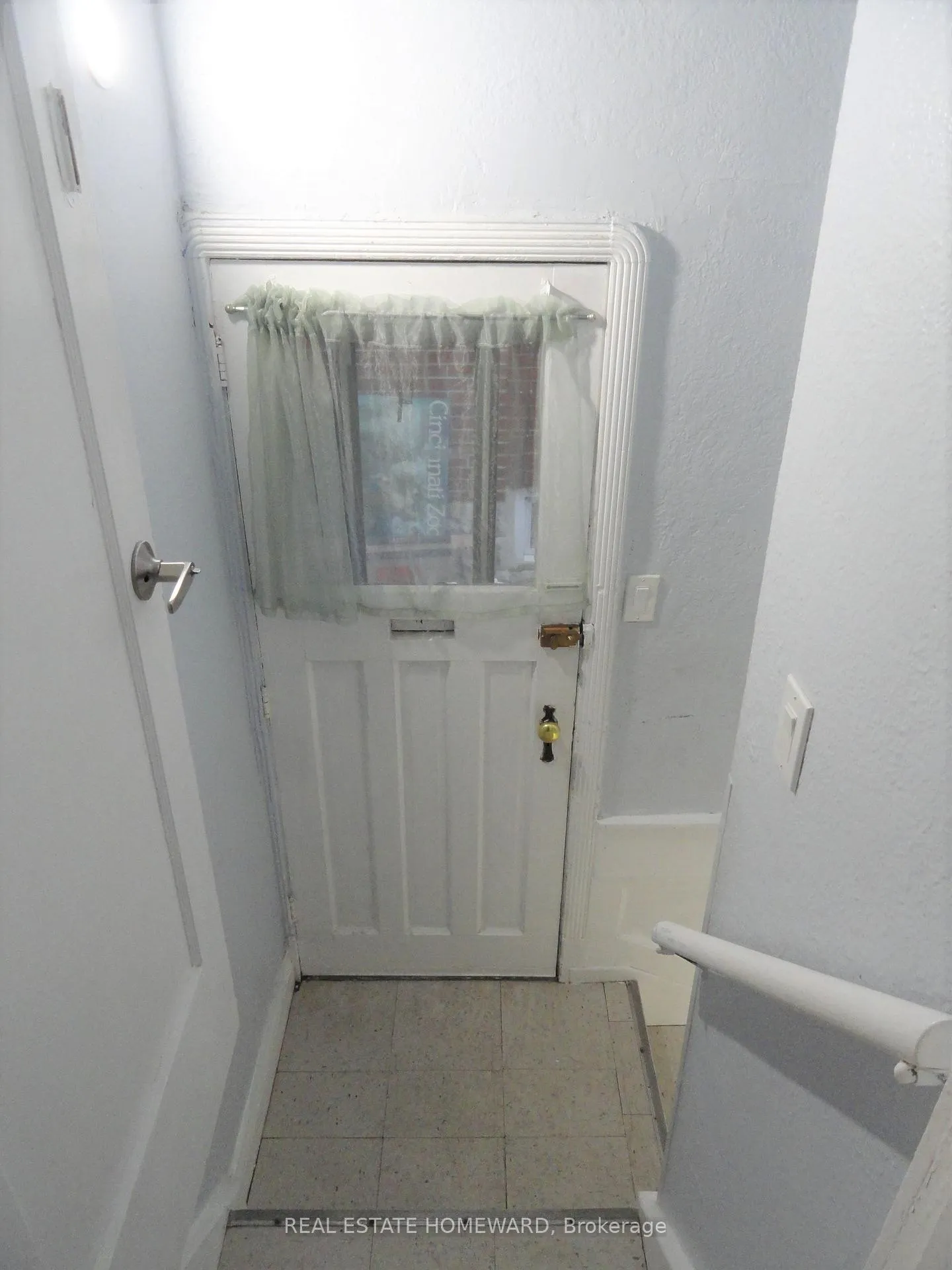 Photo 16 of Unit (lower level), 328 Linsmore Crescent, Toronto, East York — HOMEH