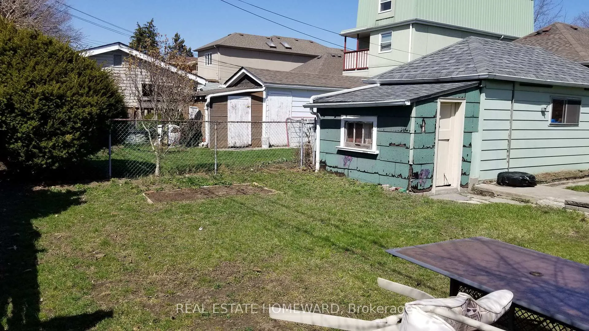 Photo 20 of Unit (lower level), 328 Linsmore Crescent, Toronto, East York — HOMEH