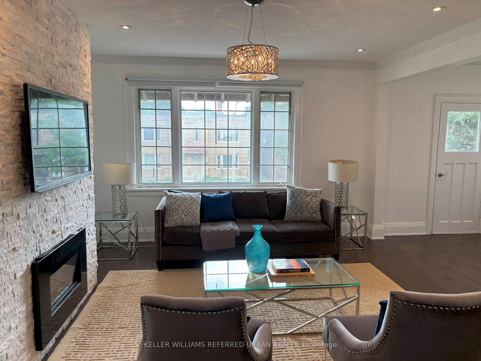 Photo 2 of Unit Upper, 971 Avenue Road, Toronto, Yonge-Eglinton — HOMEH
