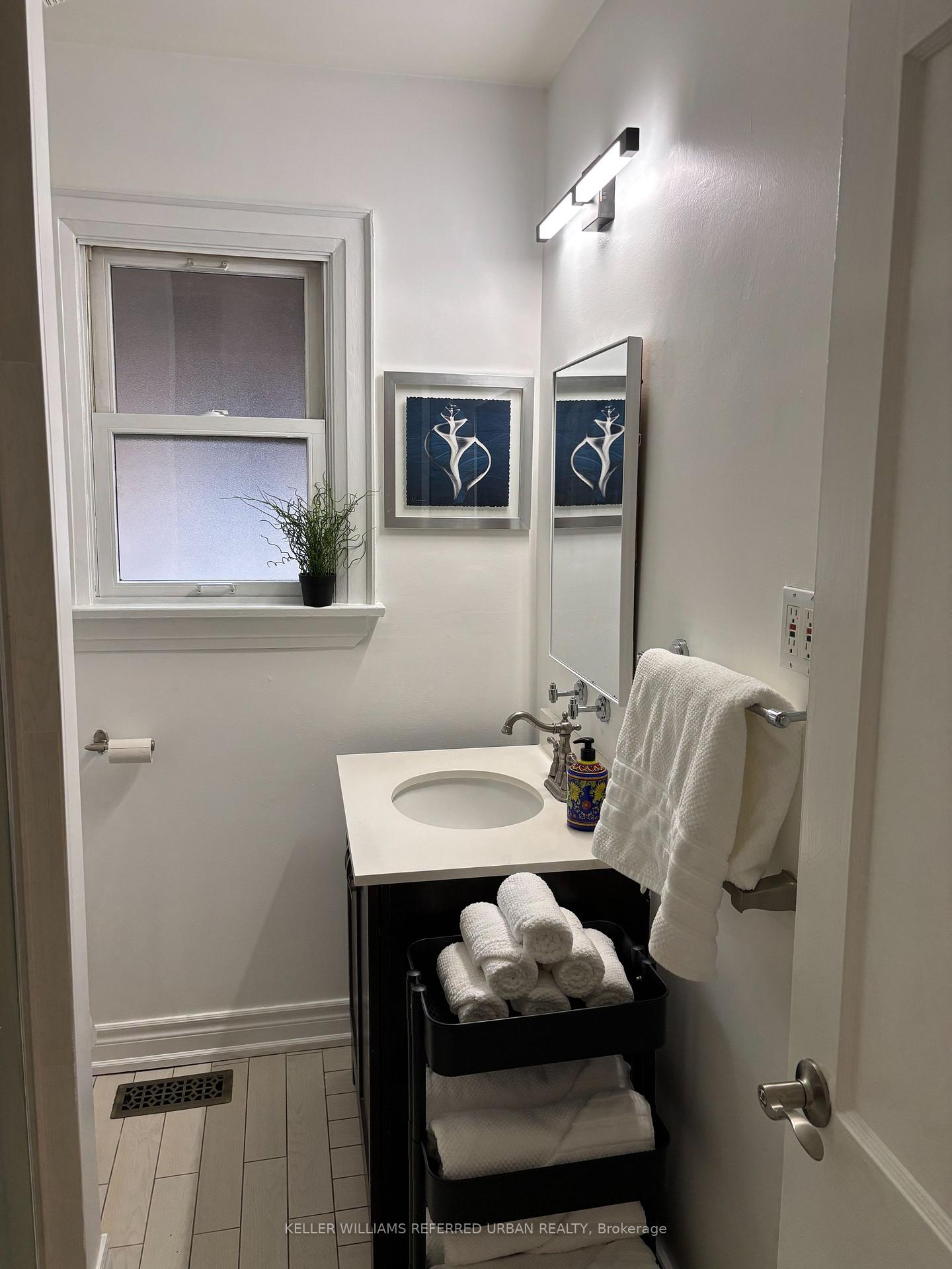 Photo 14 of Unit Upper, 971 Avenue Road, Toronto, Yonge-Eglinton — HOMEH