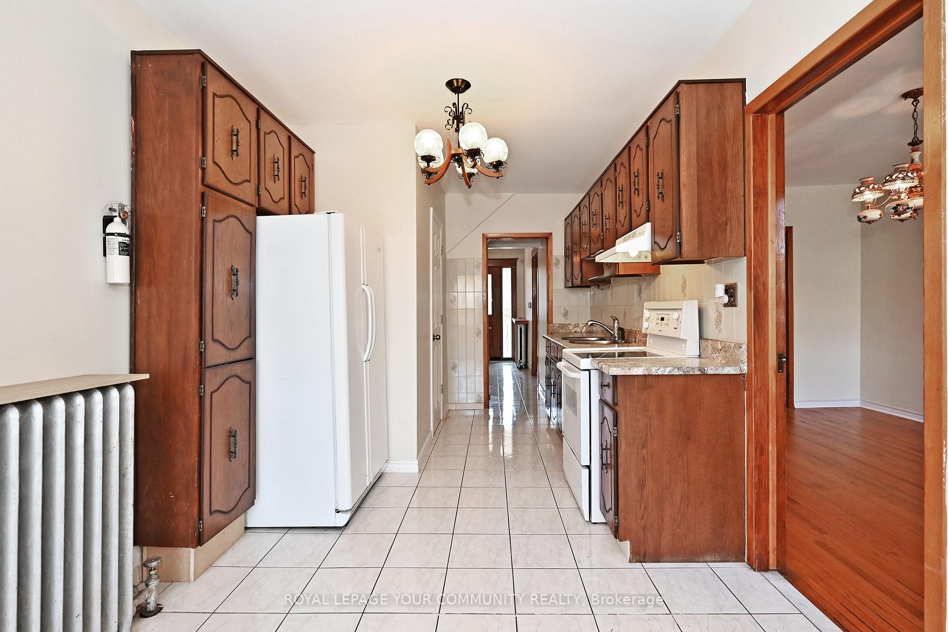 Photo 14 of 284 Wolverleigh Boulevard, Toronto, Danforth — HOMEH