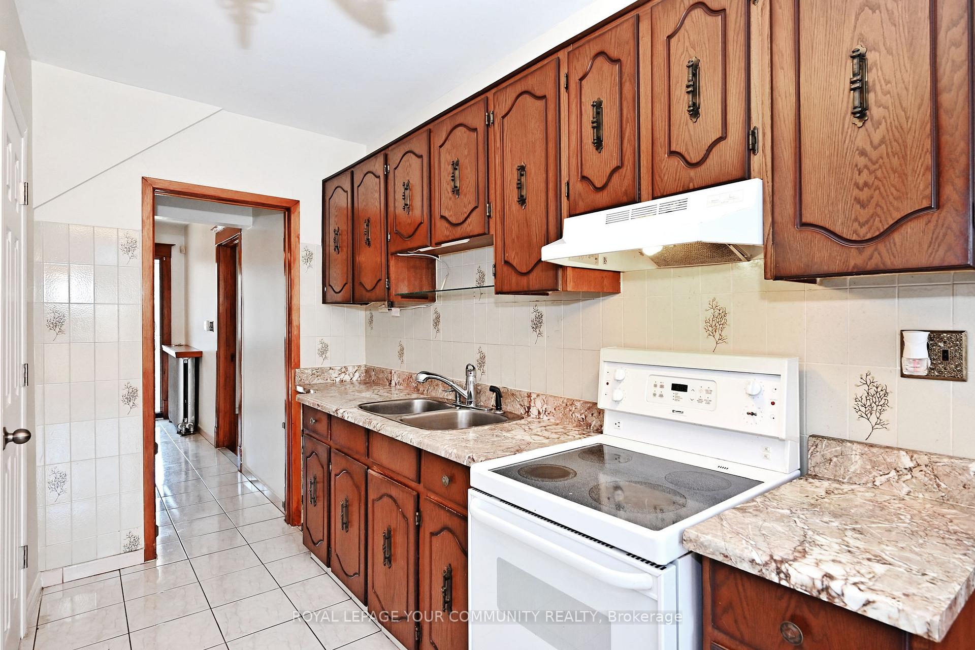 Photo 15 of 284 Wolverleigh Boulevard, Toronto, Danforth — HOMEH