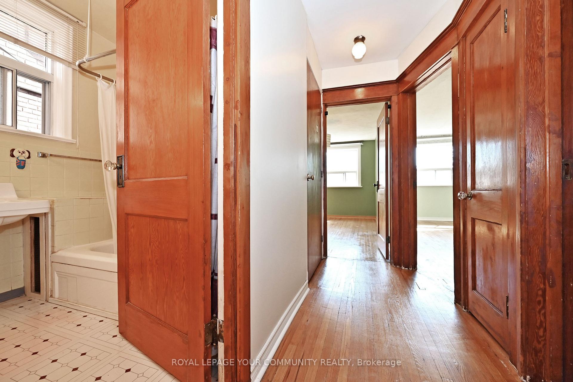 Photo 23 of 284 Wolverleigh Boulevard, Toronto, Danforth — HOMEH
