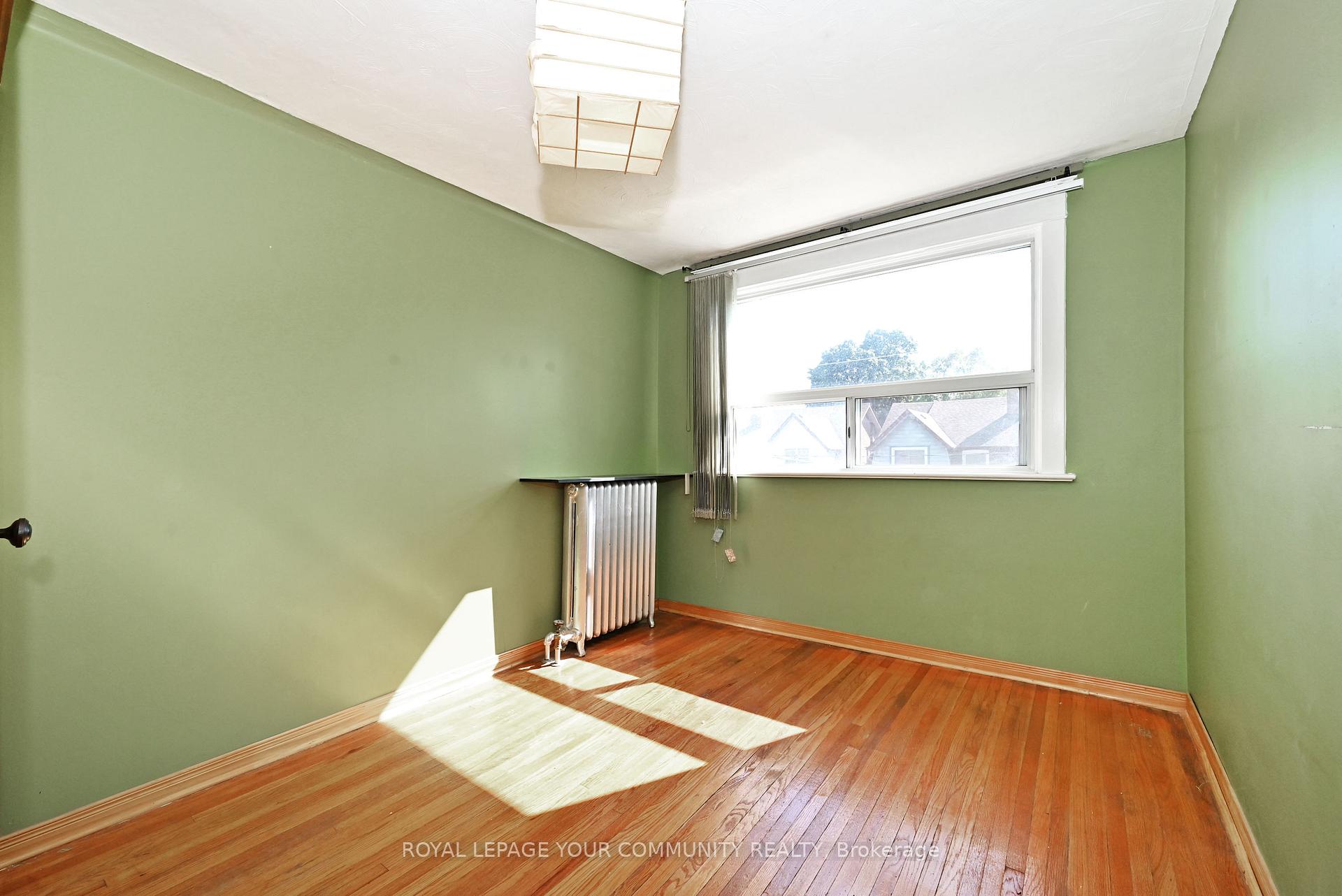 Photo 26 of 284 Wolverleigh Boulevard, Toronto, Danforth — HOMEH