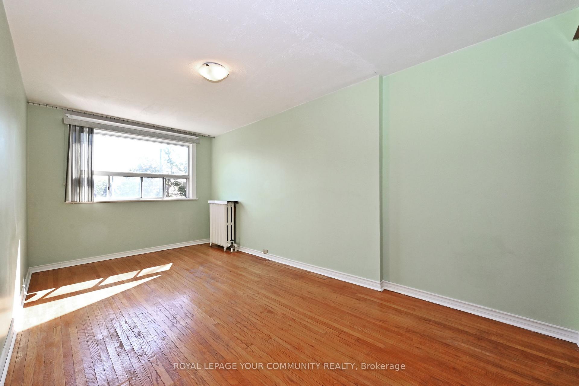 Photo 28 of 284 Wolverleigh Boulevard, Toronto, Danforth — HOMEH