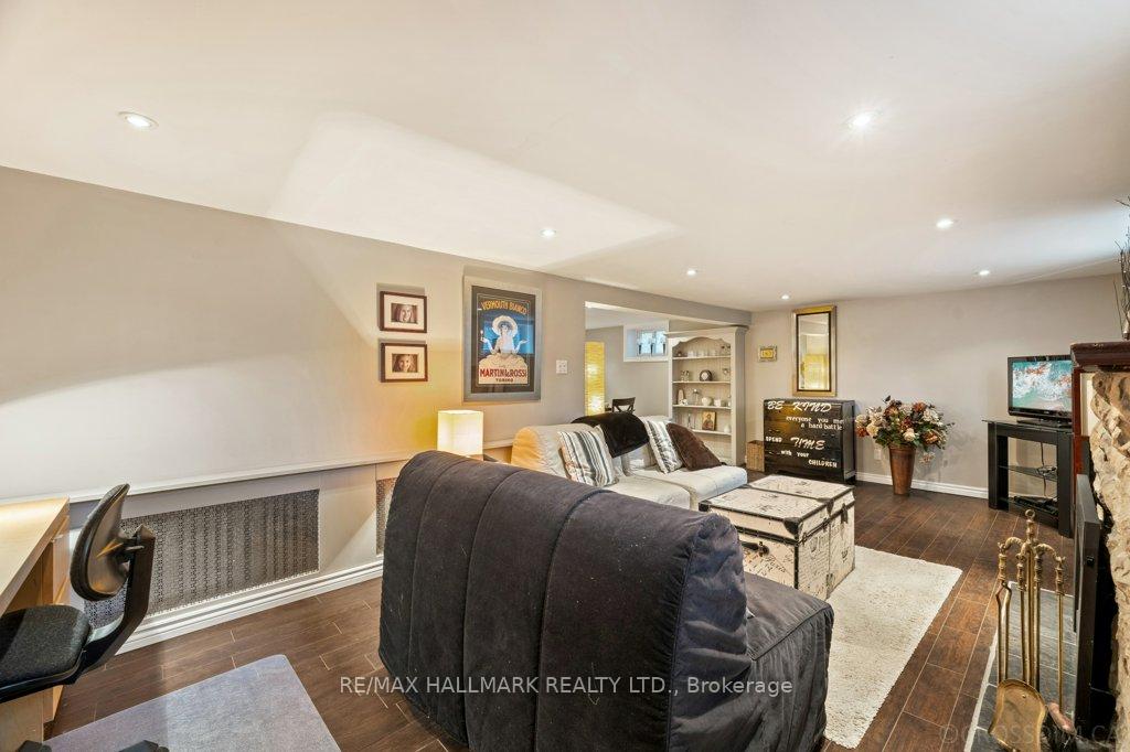 Photo 3 of Unit Lower Level, 4 Four Oaks Gate, Toronto, East York — HOMEH