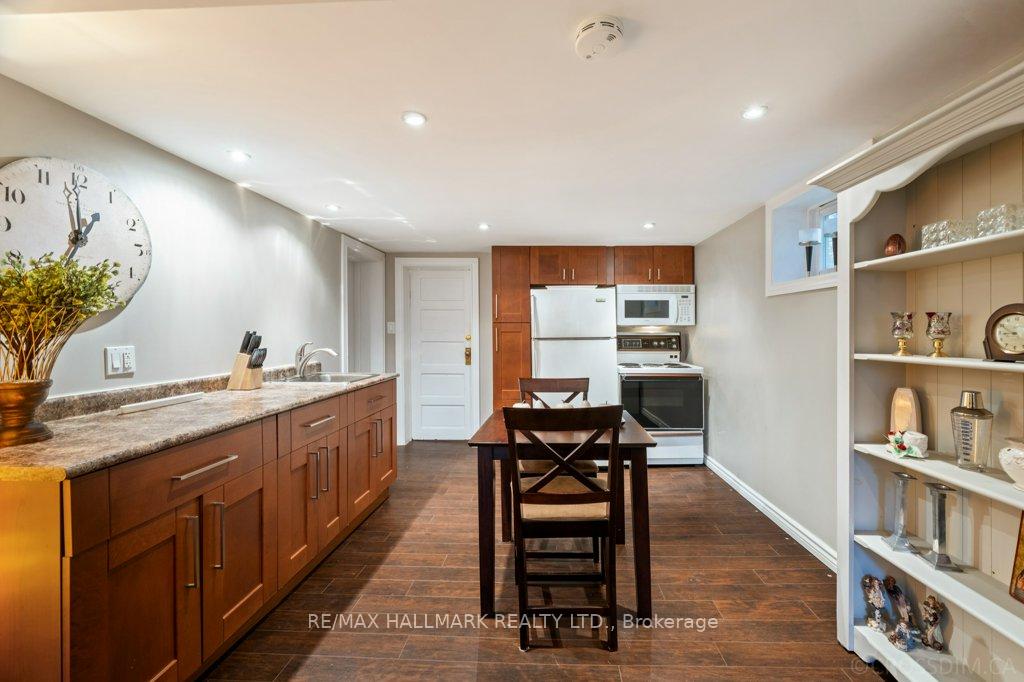Photo 5 of Unit Lower Level, 4 Four Oaks Gate, Toronto, East York — HOMEH