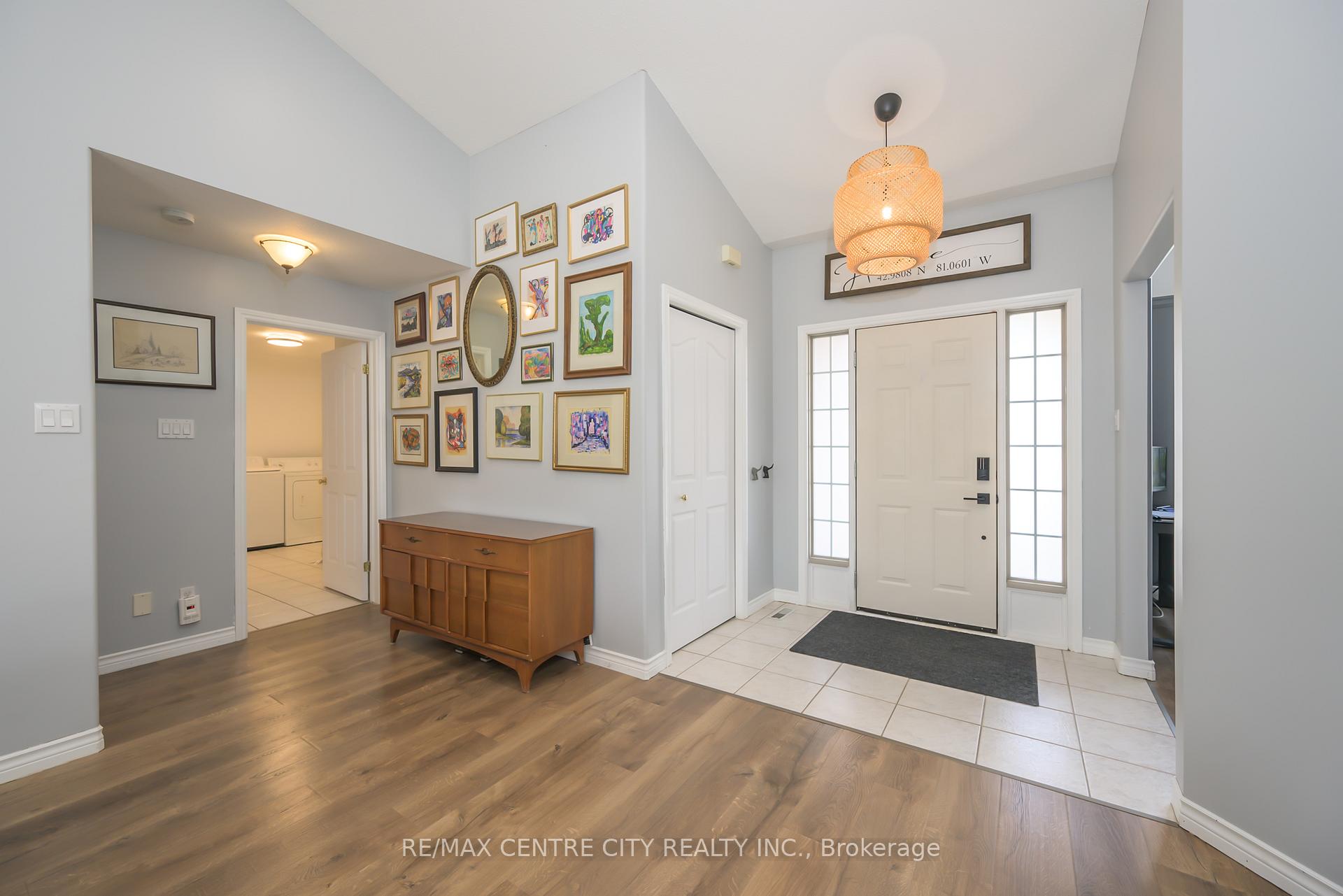 Photo 4 of 12 Pinehurst Drive, Thames Centre, Dorchester — HOMEH