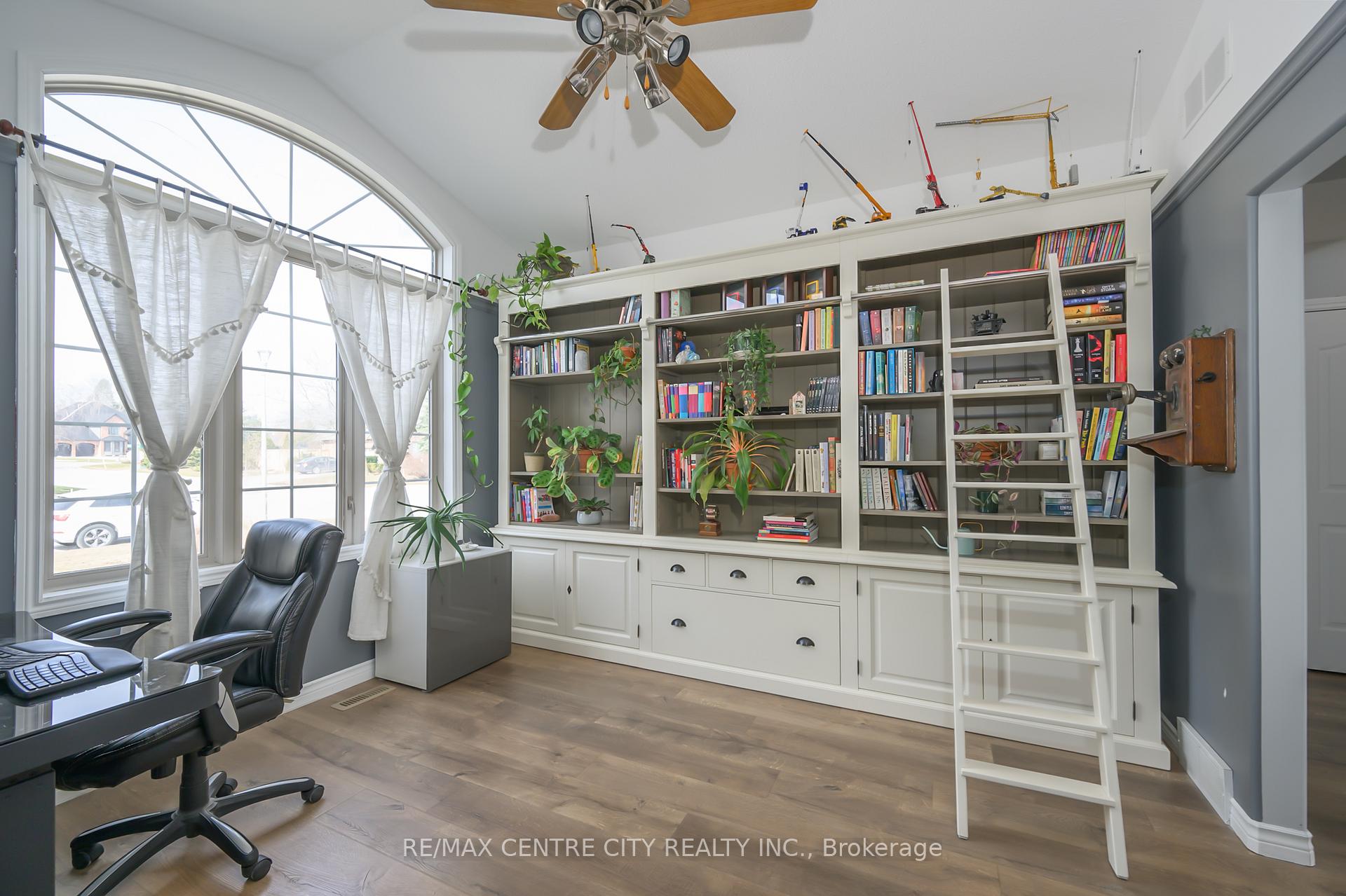 Photo 15 of 12 Pinehurst Drive, Thames Centre, Dorchester — HOMEH