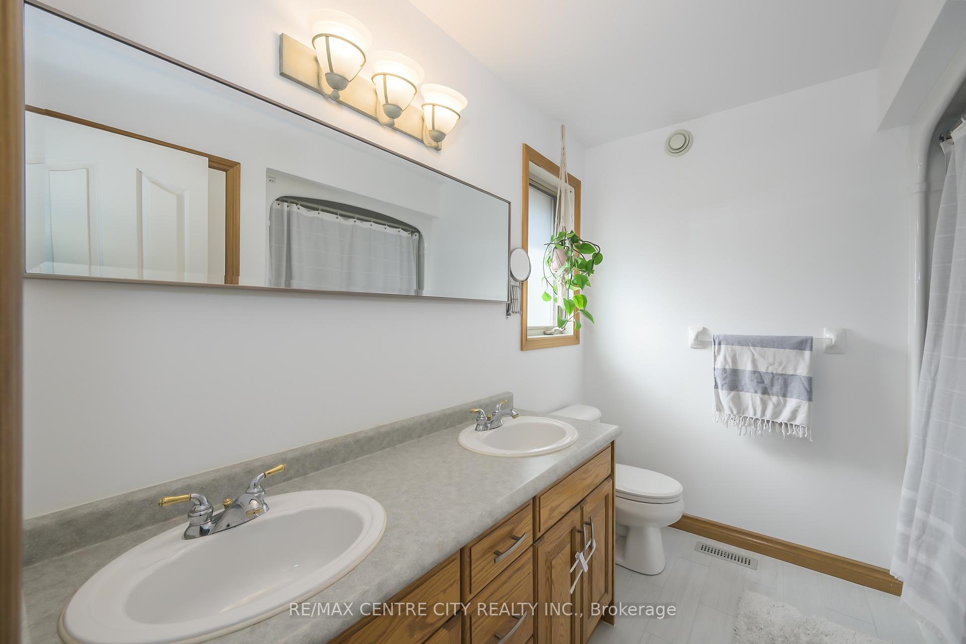 Photo 19 of 12 Pinehurst Drive, Thames Centre, Dorchester — HOMEH