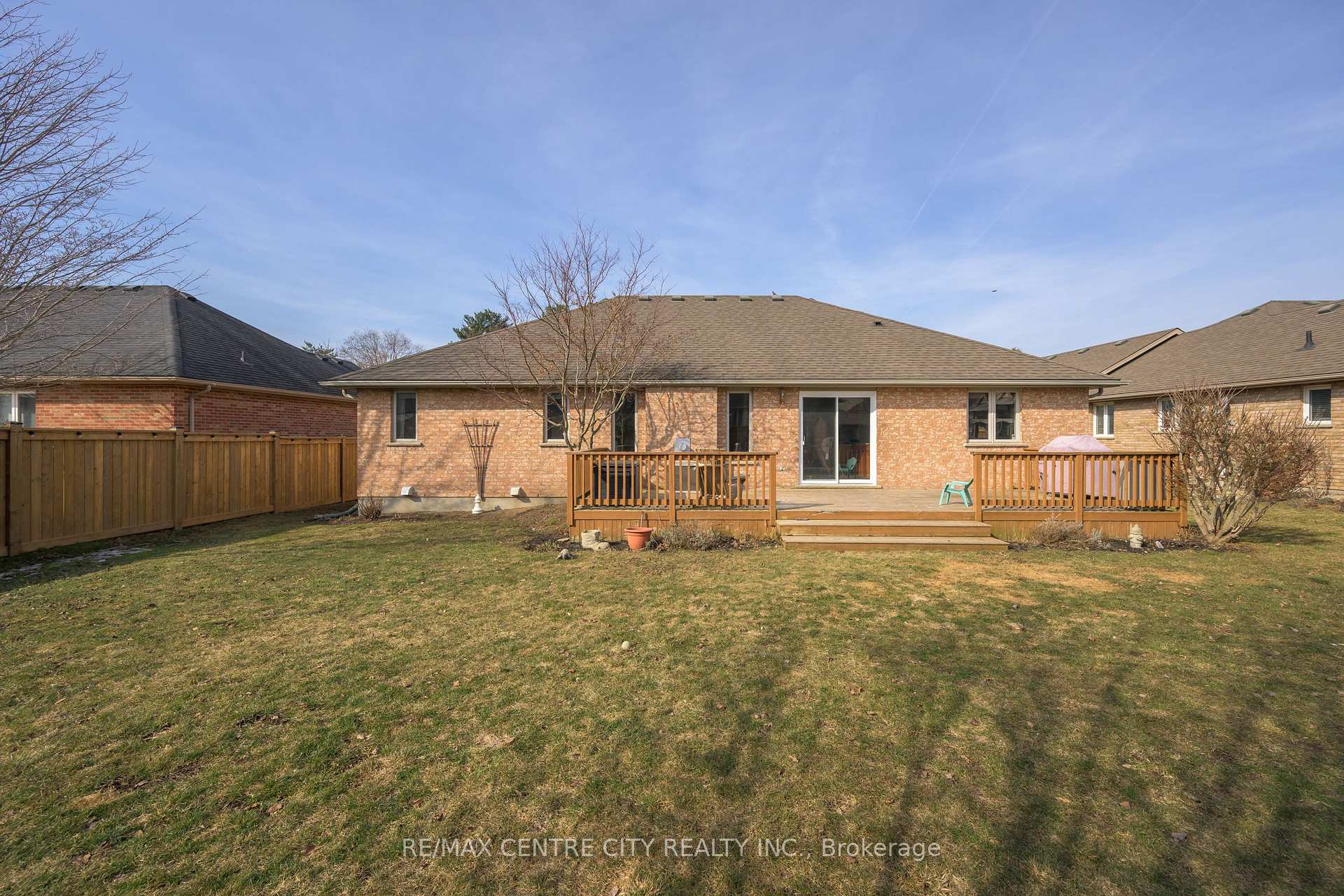 Photo 35 of 12 Pinehurst Drive, Thames Centre, Dorchester — HOMEH