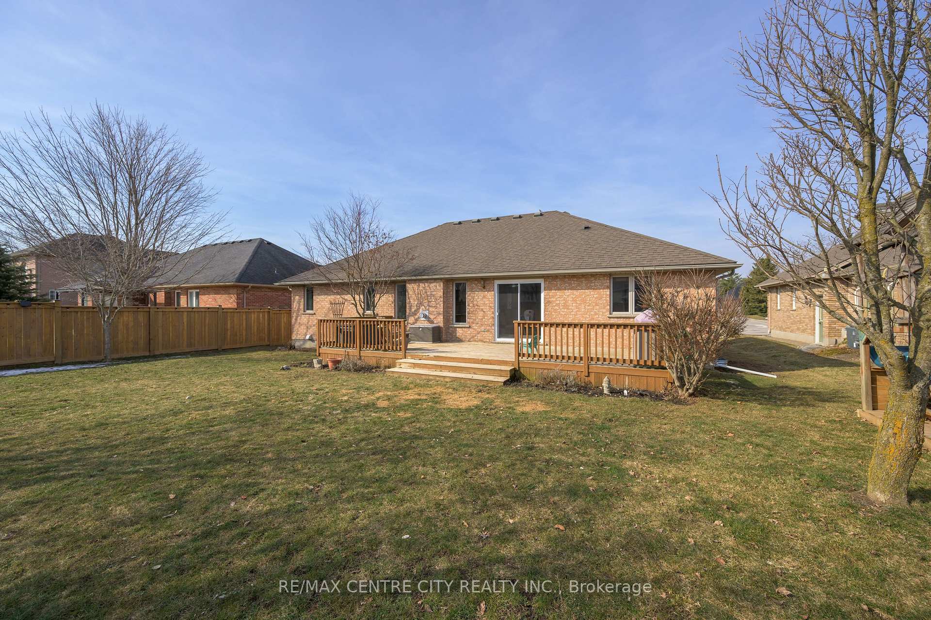 Photo 36 of 12 Pinehurst Drive, Thames Centre, Dorchester — HOMEH