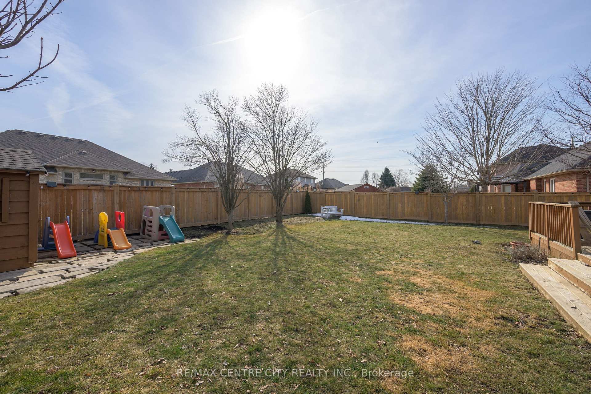 Photo 37 of 12 Pinehurst Drive, Thames Centre, Dorchester — HOMEH