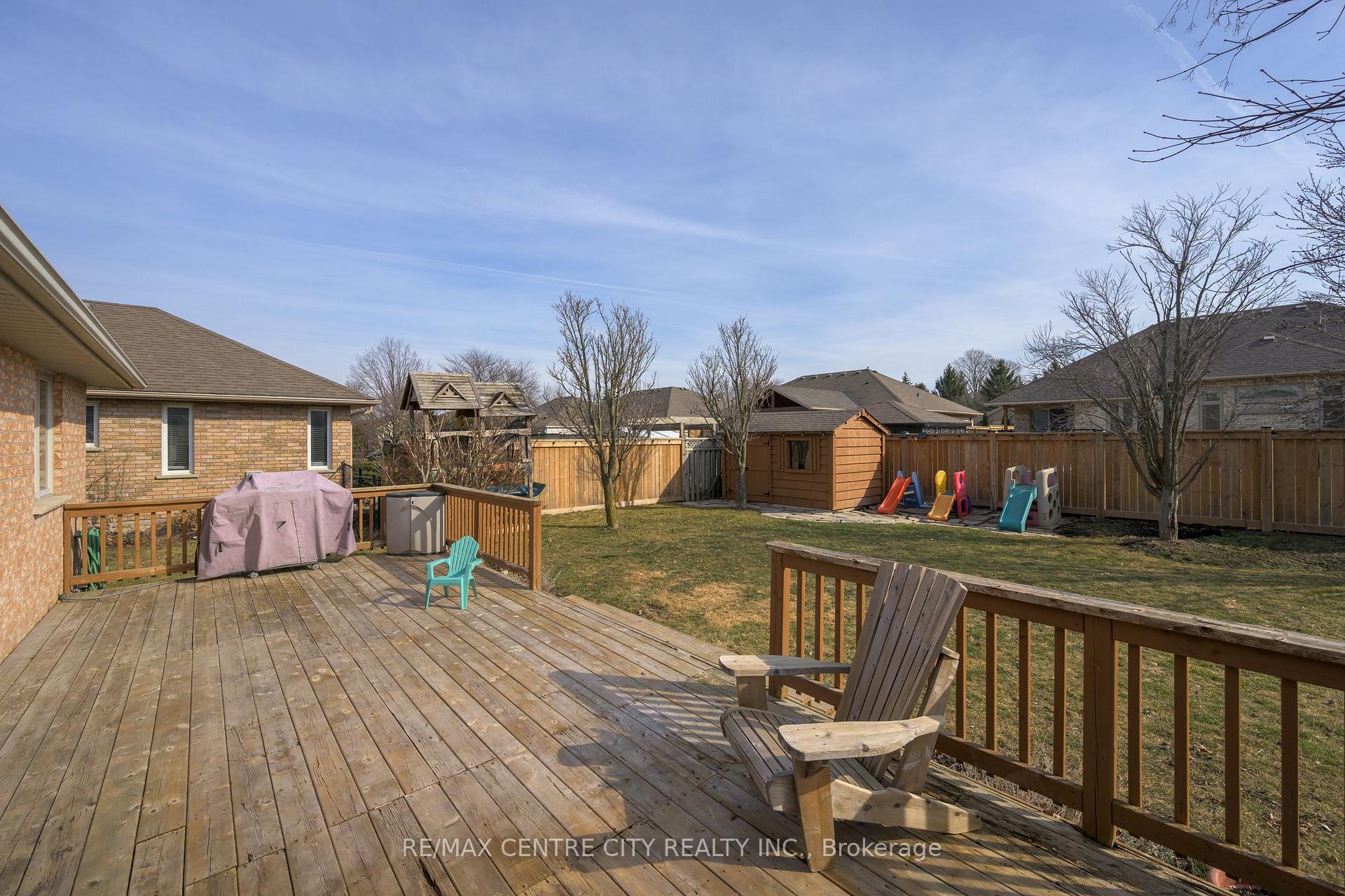 Photo 38 of 12 Pinehurst Drive, Thames Centre, Dorchester — HOMEH