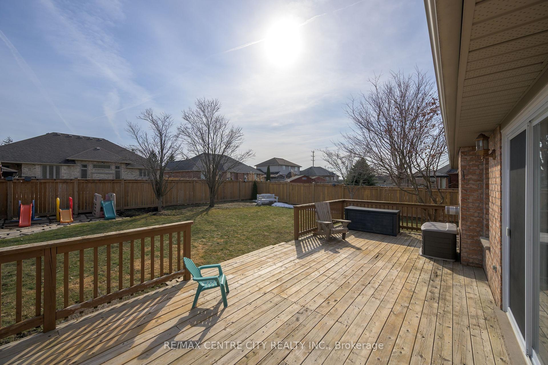 Photo 39 of 12 Pinehurst Drive, Thames Centre, Dorchester — HOMEH