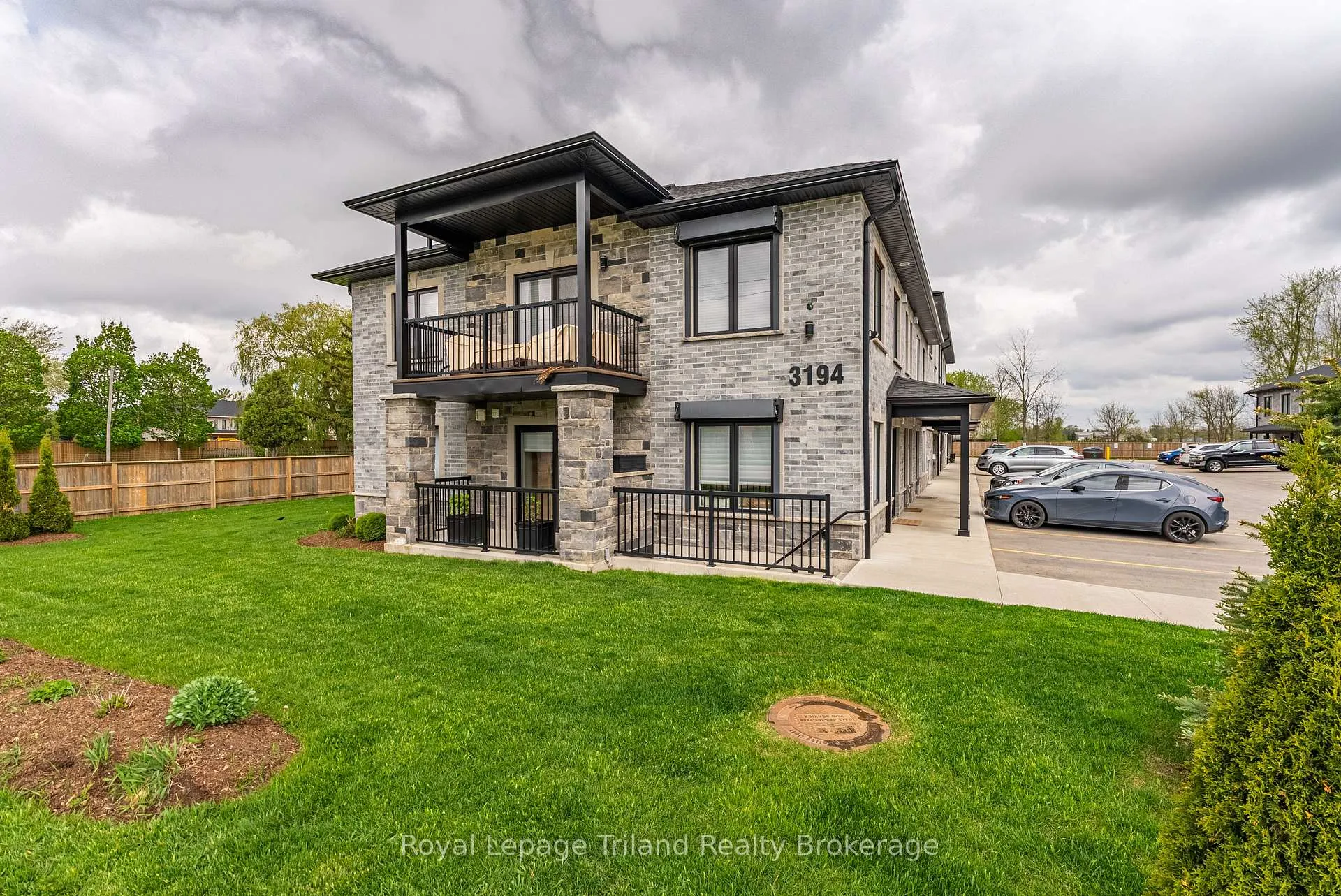 Front of Unit 12, 3194 Vivian Line 37