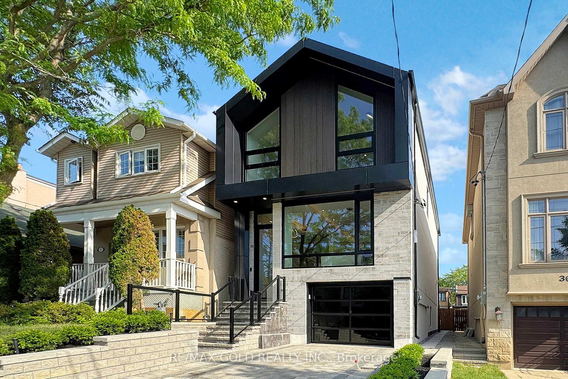 Front of 359 Cranbrooke Avenue
