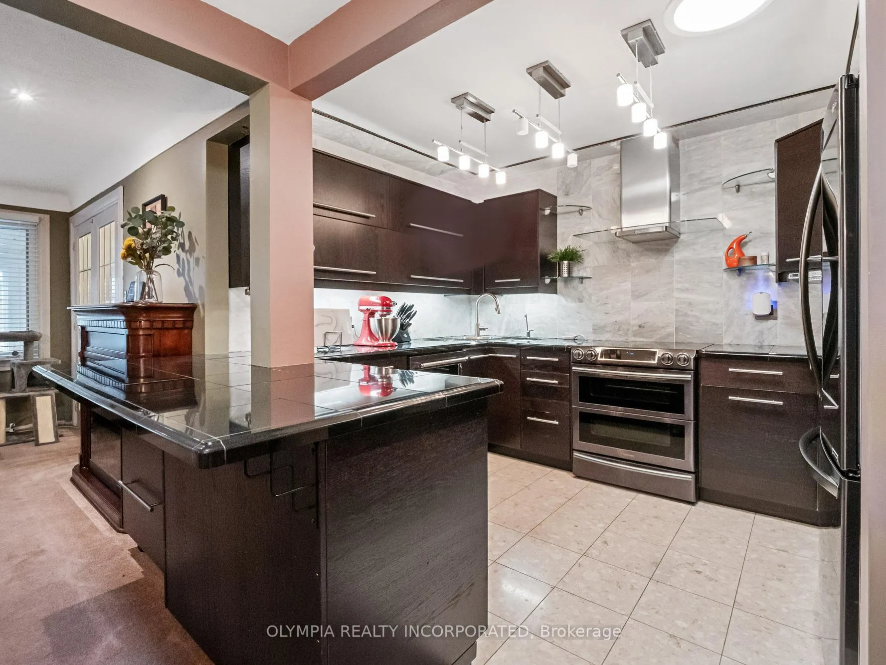 Photo 3 of 6155 Valley Way, Niagara Falls, Cherrywood — HOMEH
